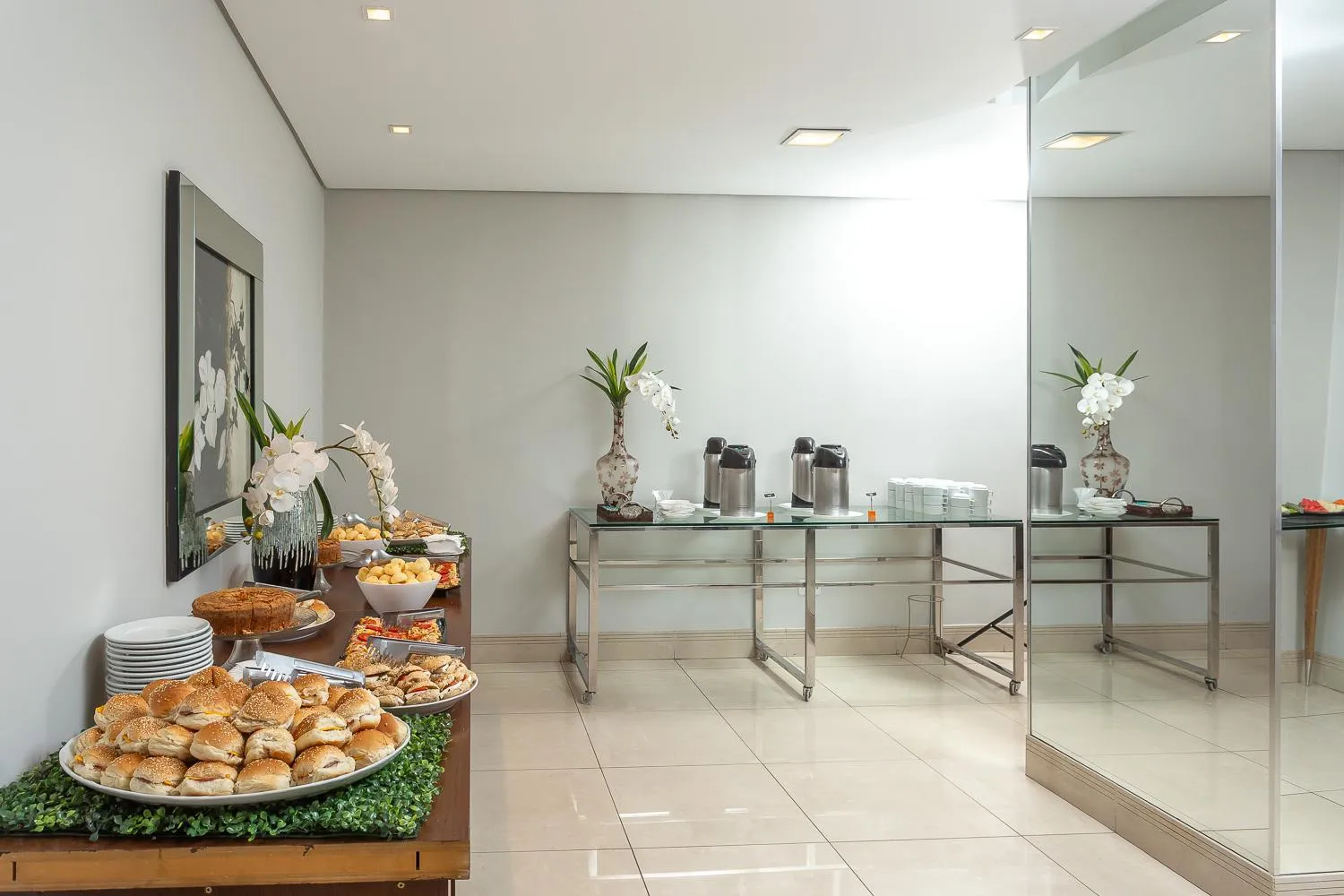 Roochelle Hotel by Nobile