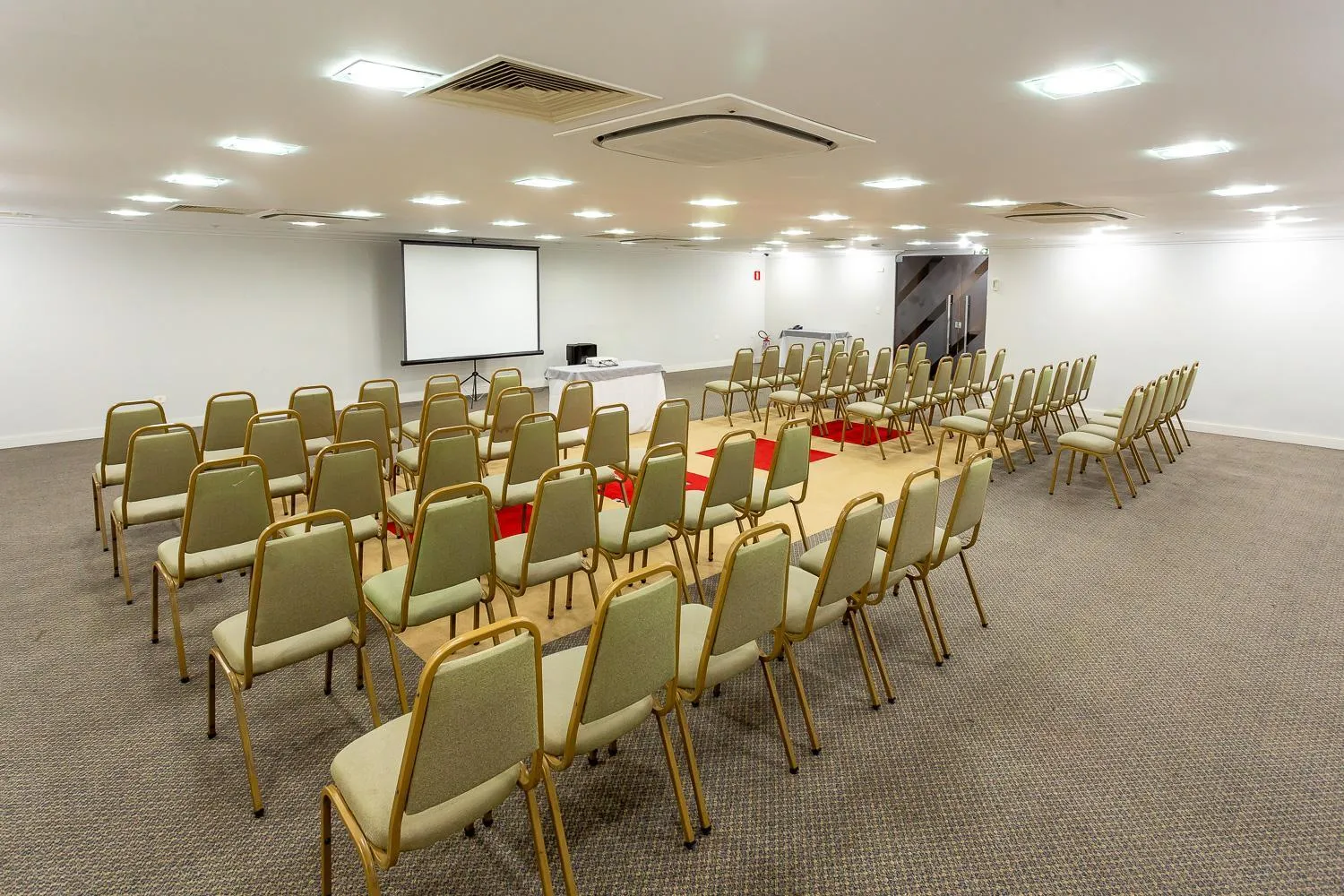 Roochelle Hotel by Nobile