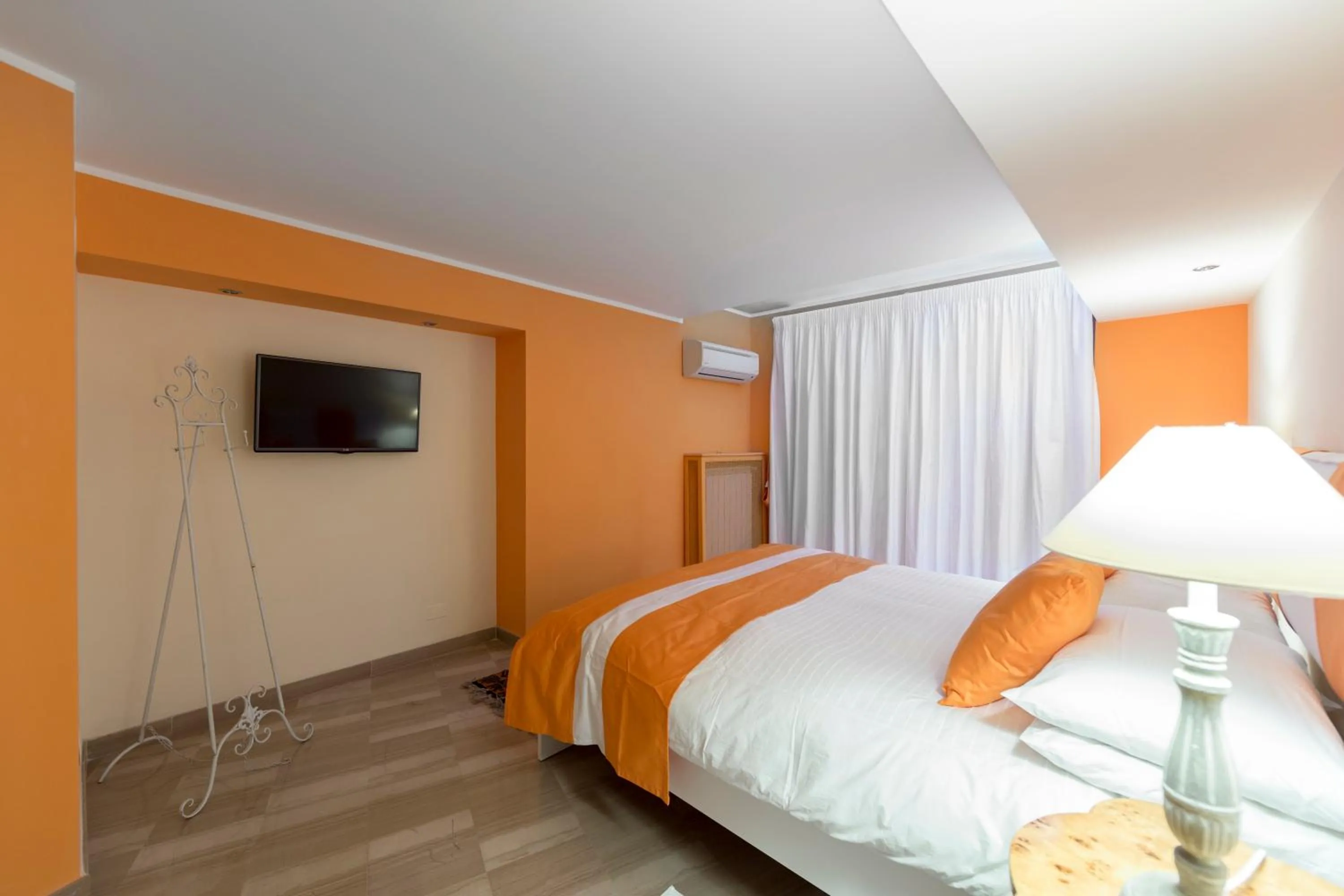 Photo of the whole room, Bed in Aristovascio