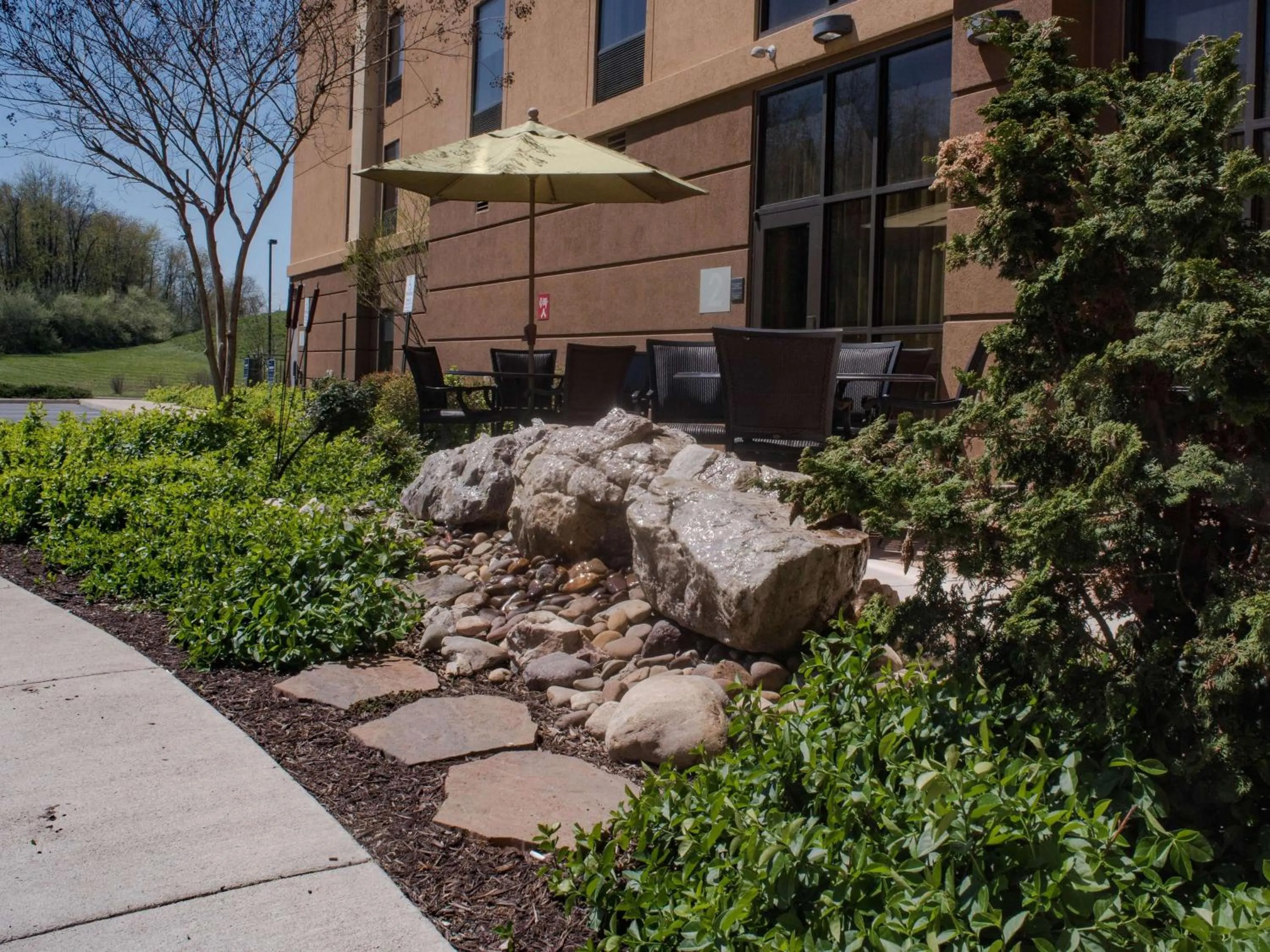 Property building in Hampton Inn and Suites Woodstock, Virginia