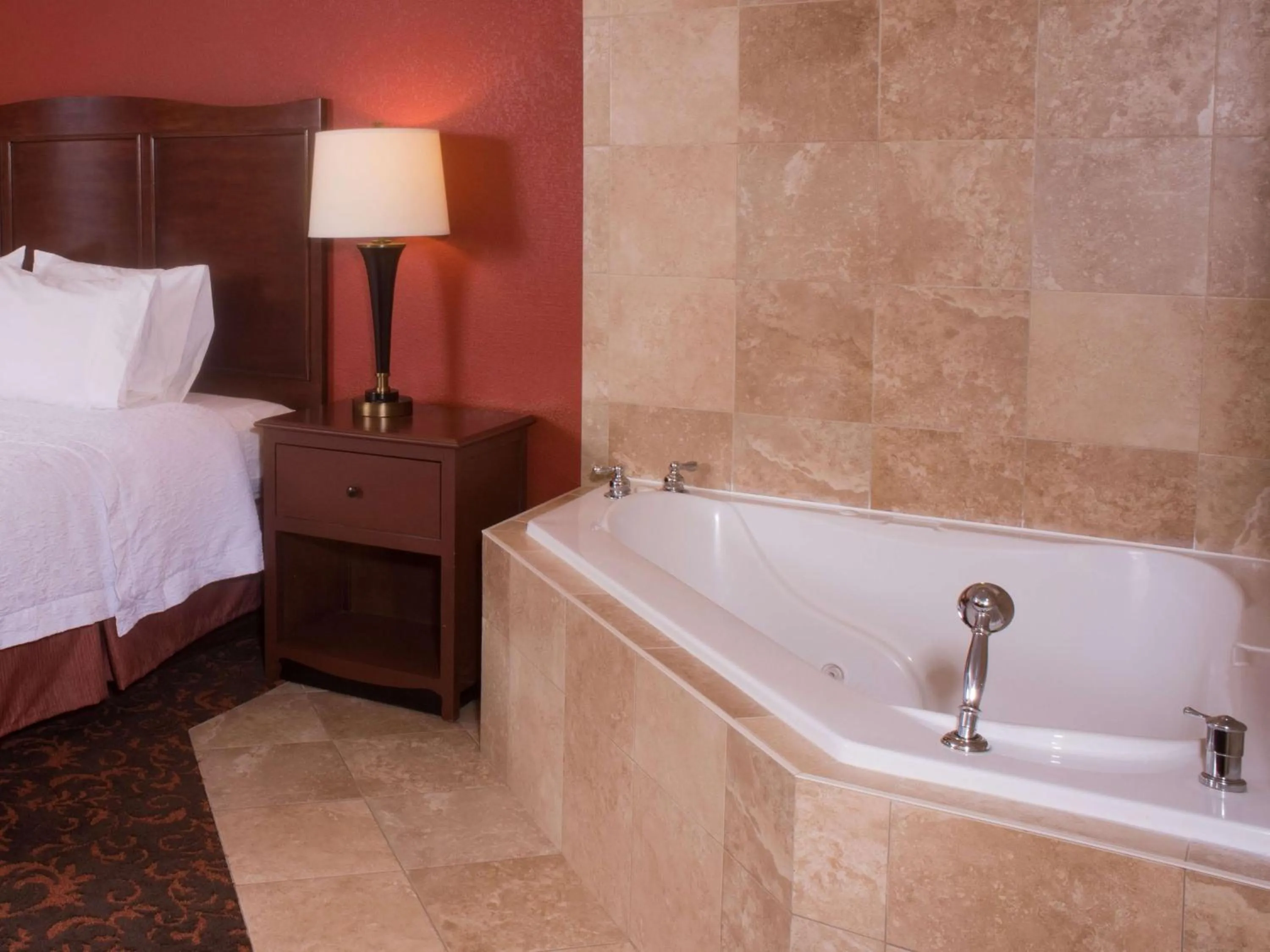 Bed in Hampton Inn and Suites Woodstock, Virginia