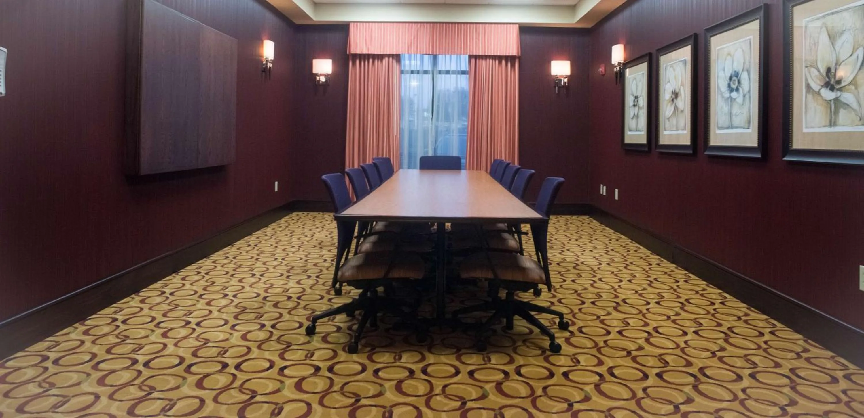 Meeting/conference room in Hampton Inn and Suites Woodstock, Virginia