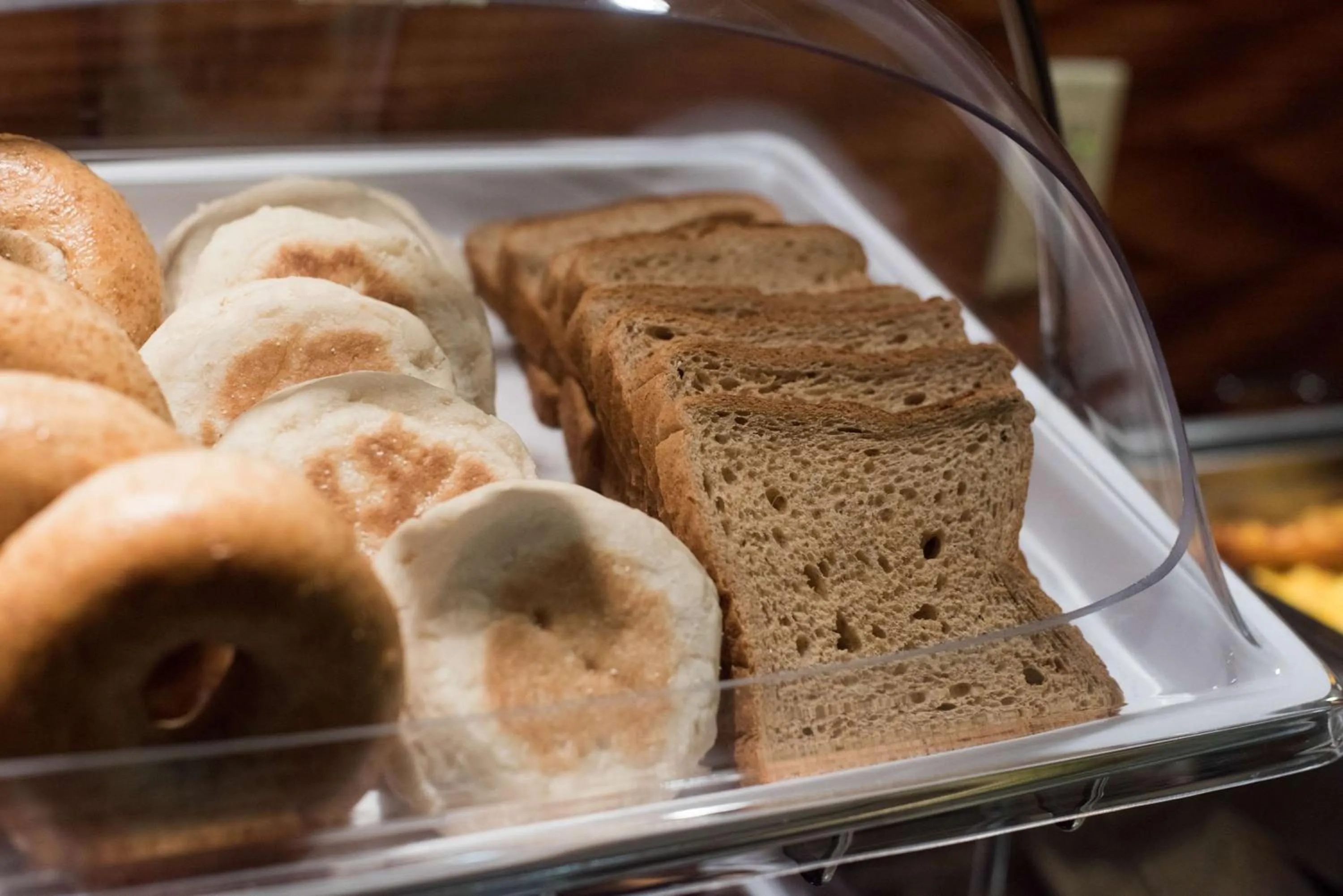 Dining area in Hampton Inn and Suites Woodstock, Virginia