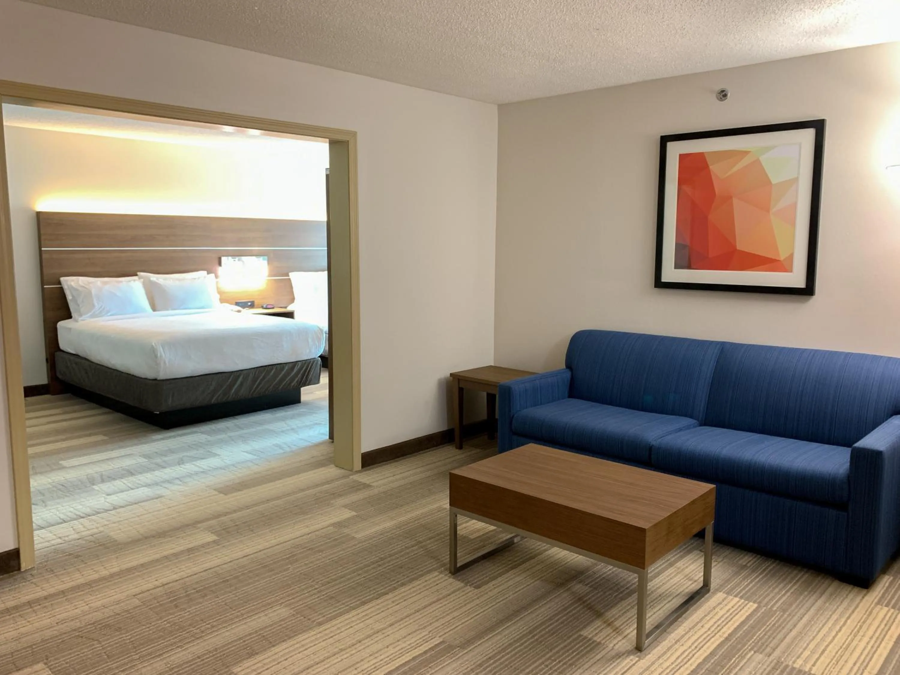 Photo of the whole room, Bed in Holiday Inn Express & Suites Lexington Downtown Area-Keeneland by IHG