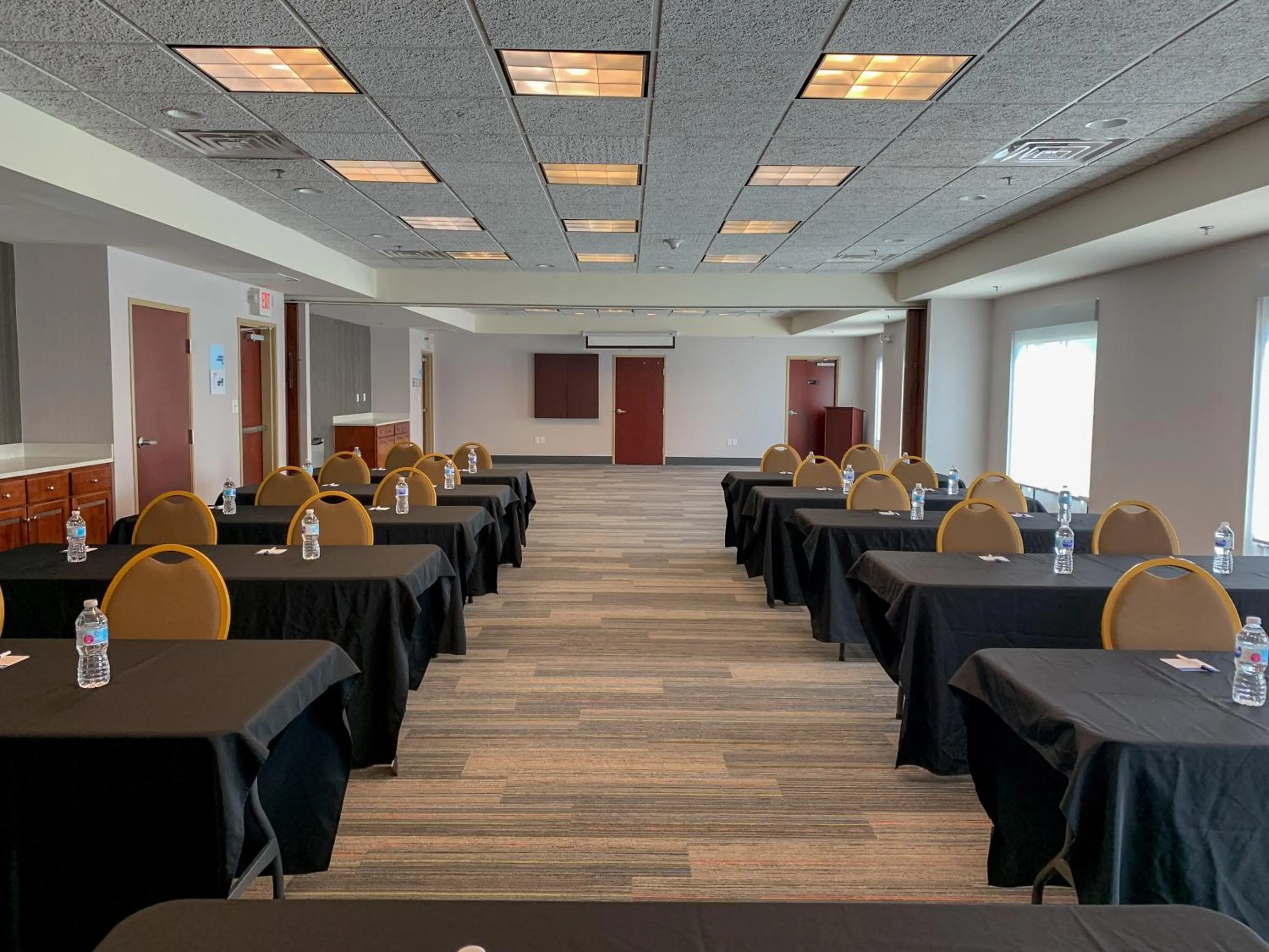 Meeting/conference room in Holiday Inn Express & Suites Lexington Downtown Area-Keeneland by IHG