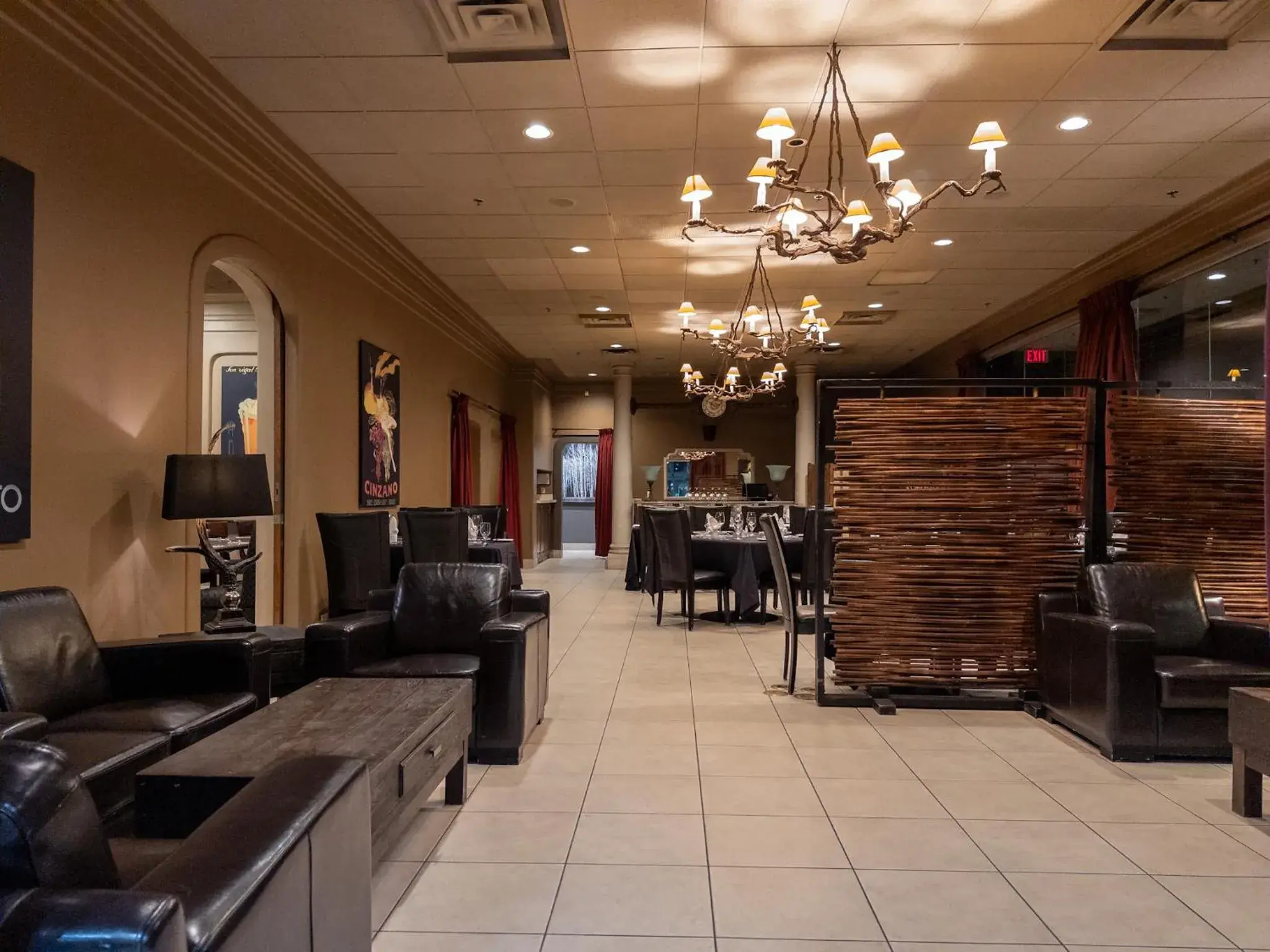 Restaurant/places to eat in Carriage House Hotel and Conference Centre Restaurant/places to eat in Carriage House Hotel and Conference Centre