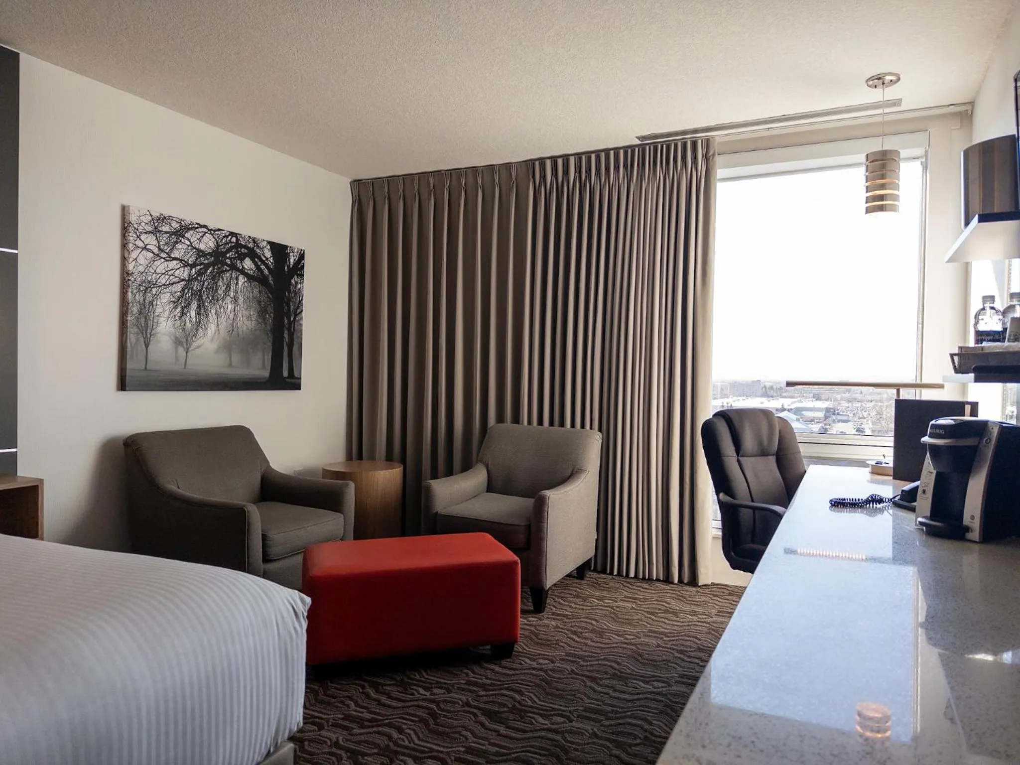 TV and multimedia, Bed in Carriage House Hotel and Conference Centre