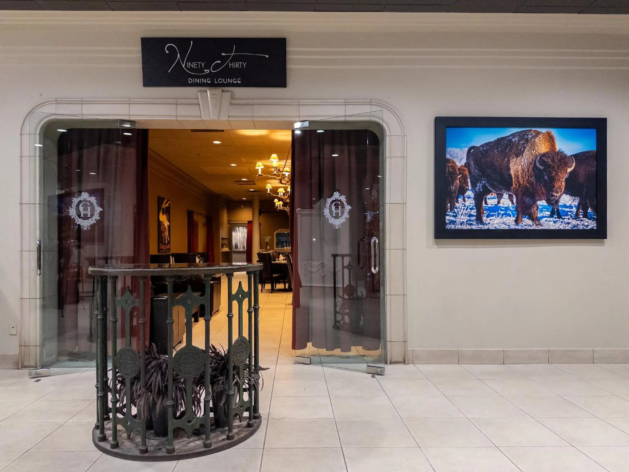 Restaurant/places to eat in Carriage House Hotel and Conference Centre