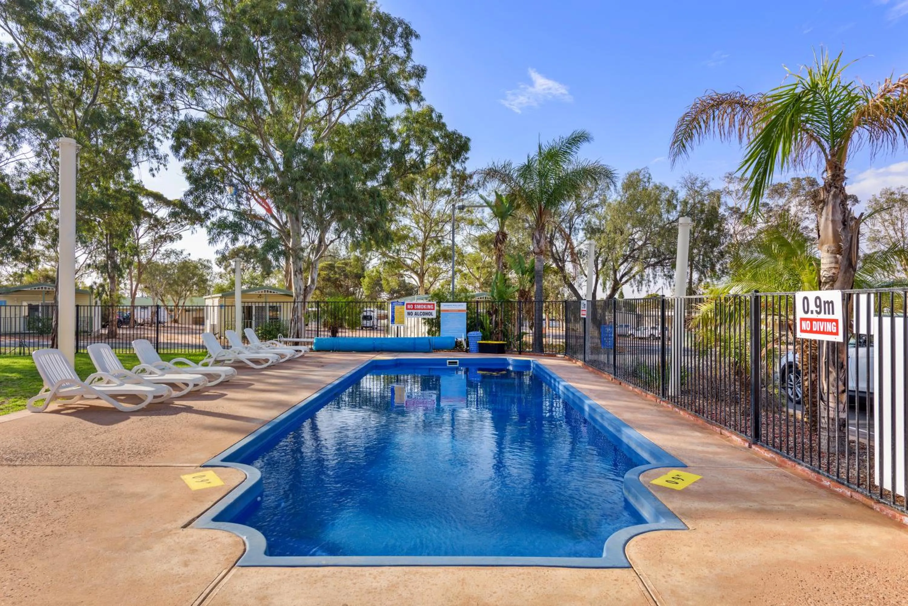 Swimming pool in Discovery Parks - Port Augusta