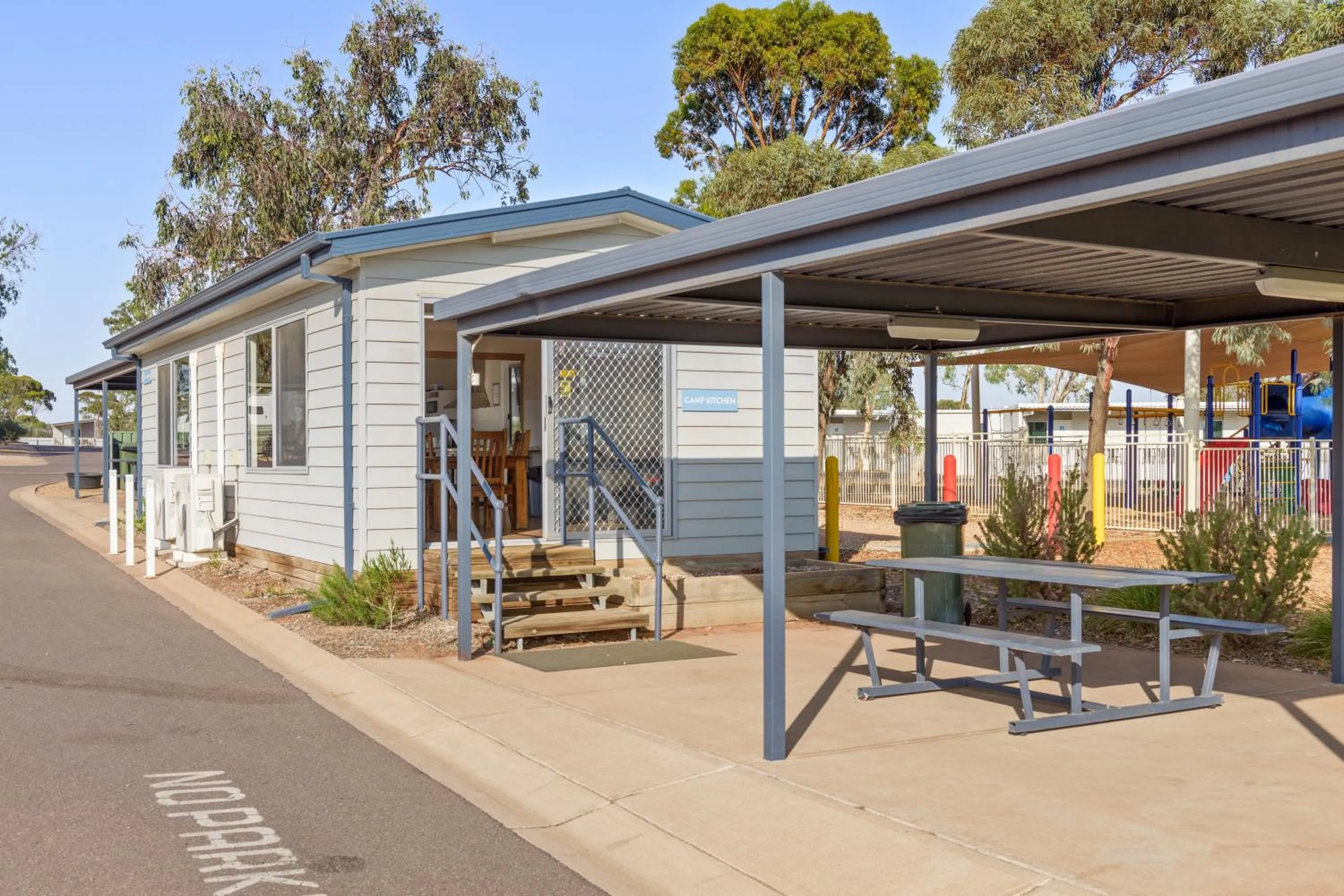 Communal kitchen in Discovery Parks - Port Augusta