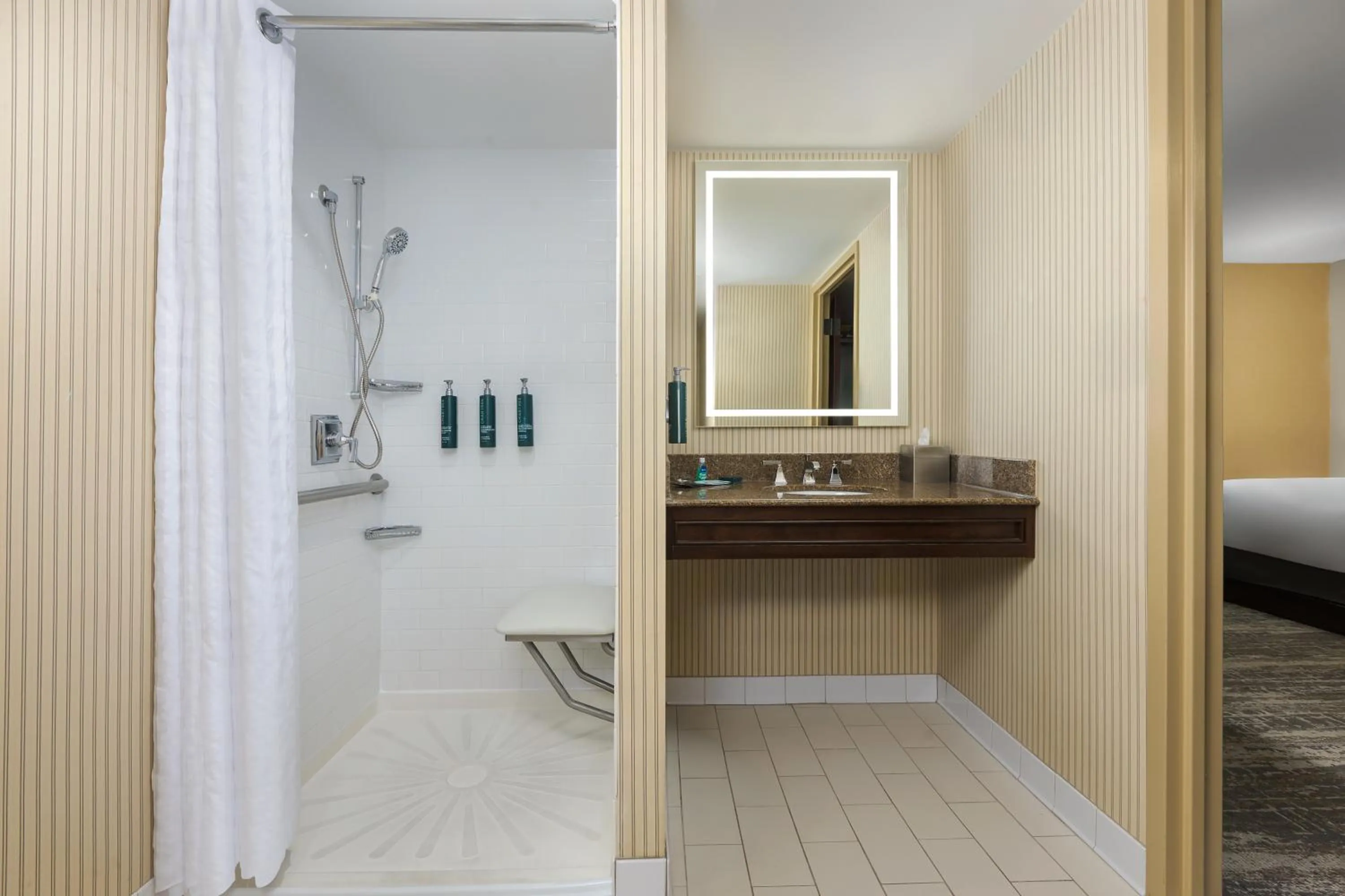 Bathroom in DoubleTree by Hilton Cincinnati Airport