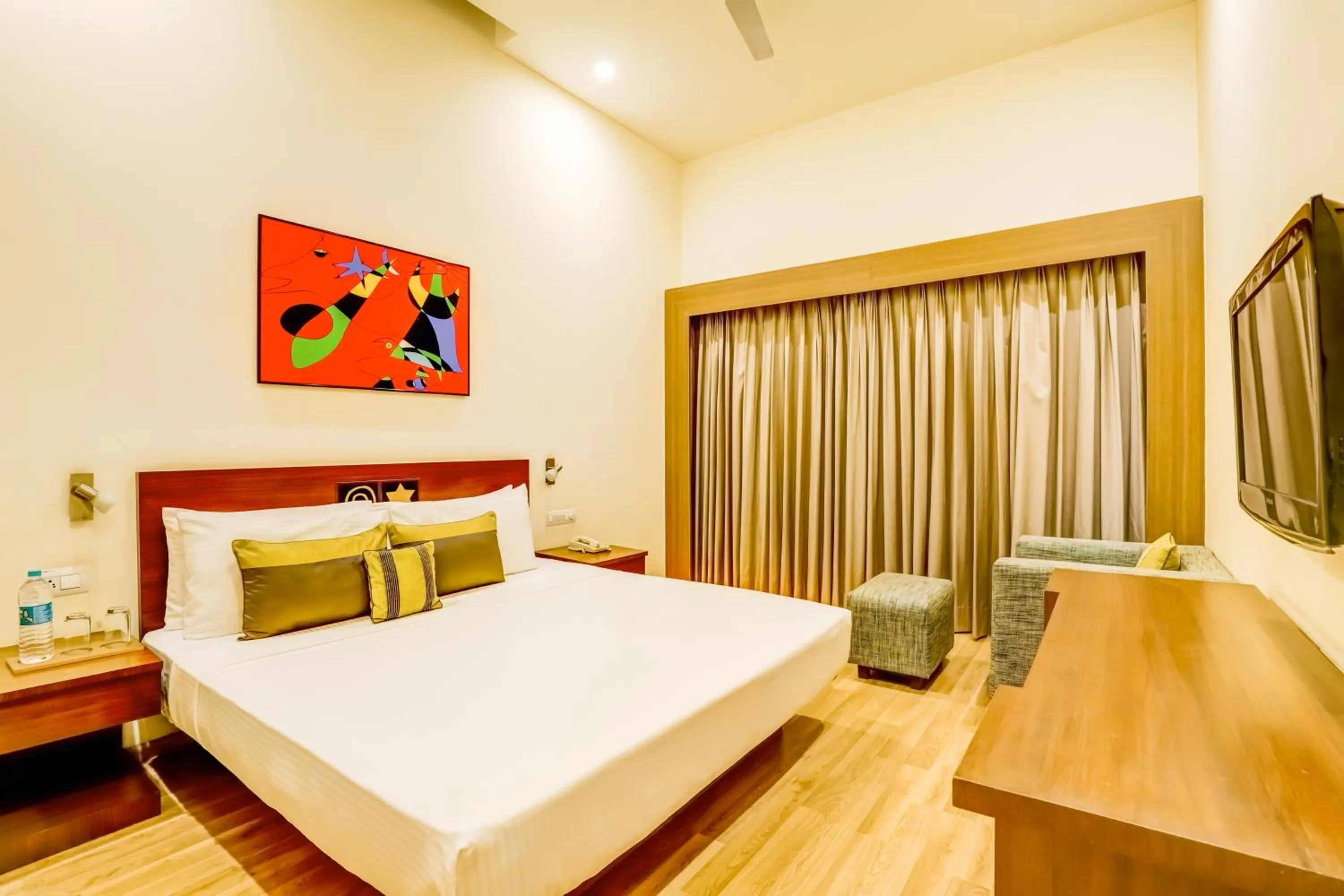 Bed in Lemon Tree Hotel Electronics City