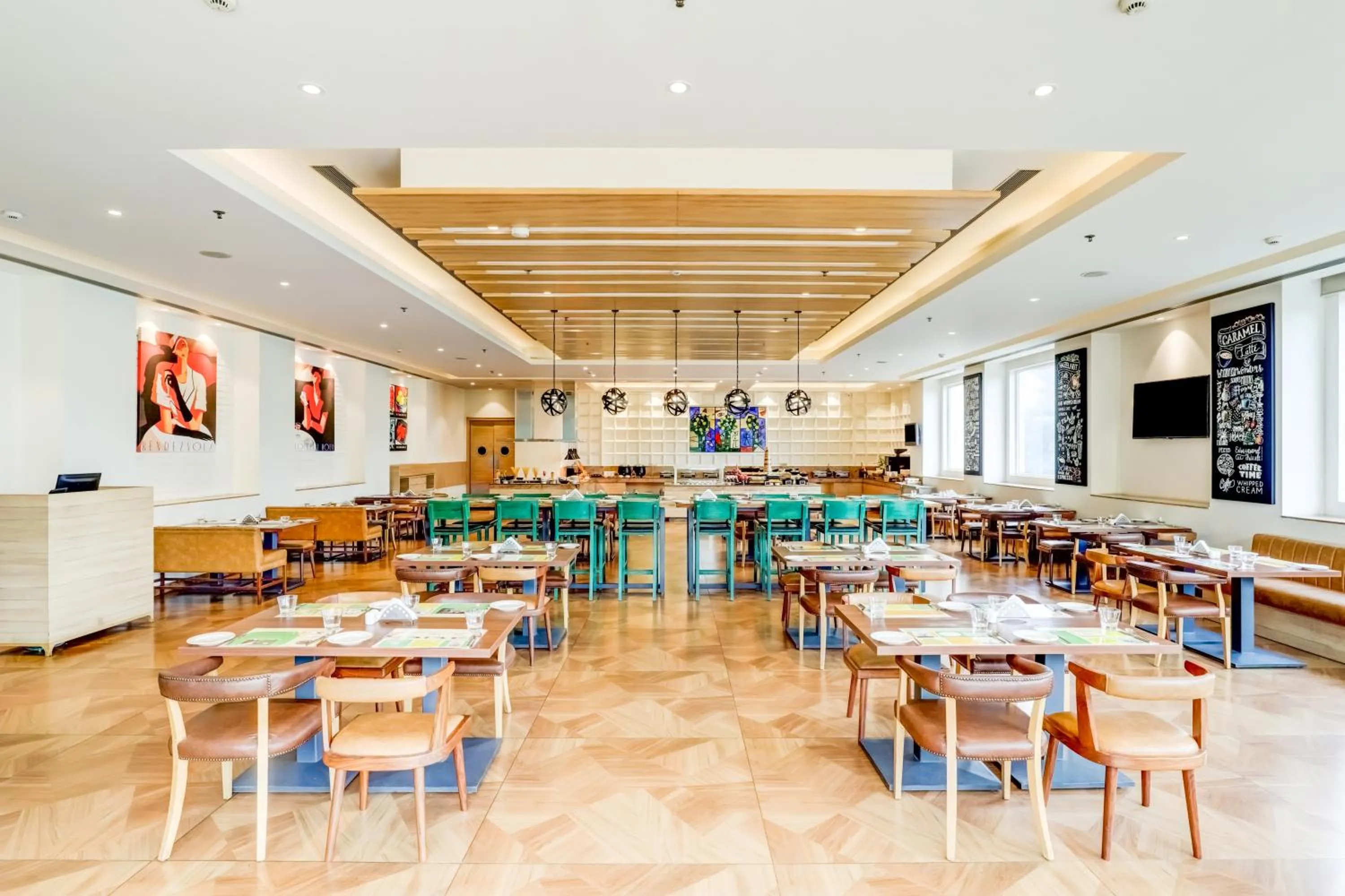 Restaurant/places to eat in Lemon Tree Hotel Electronics City