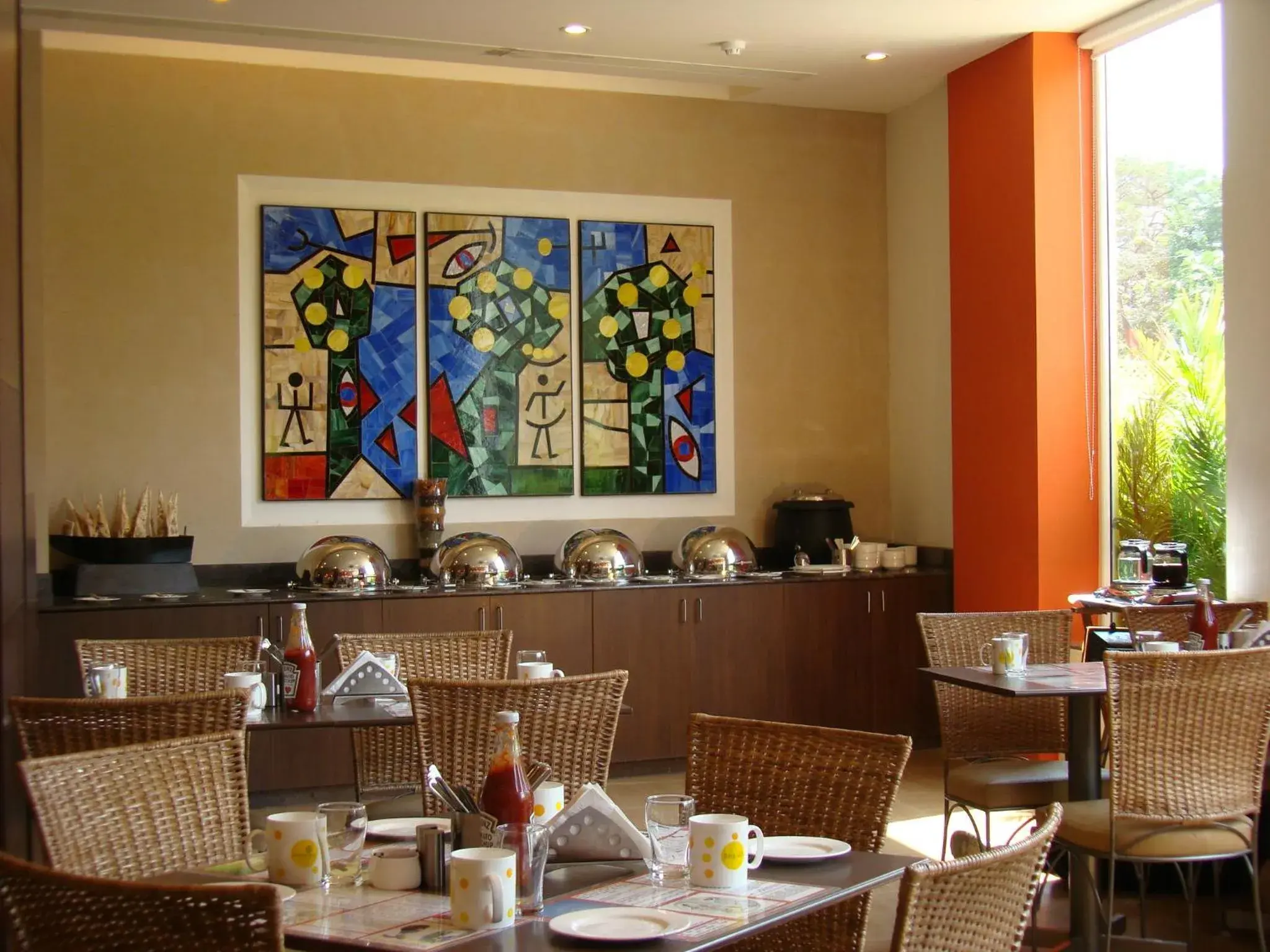 Restaurant/places to eat in Lemon Tree Hotel Chennai Restaurant/places to eat in Lemon Tree Hotel Chennai