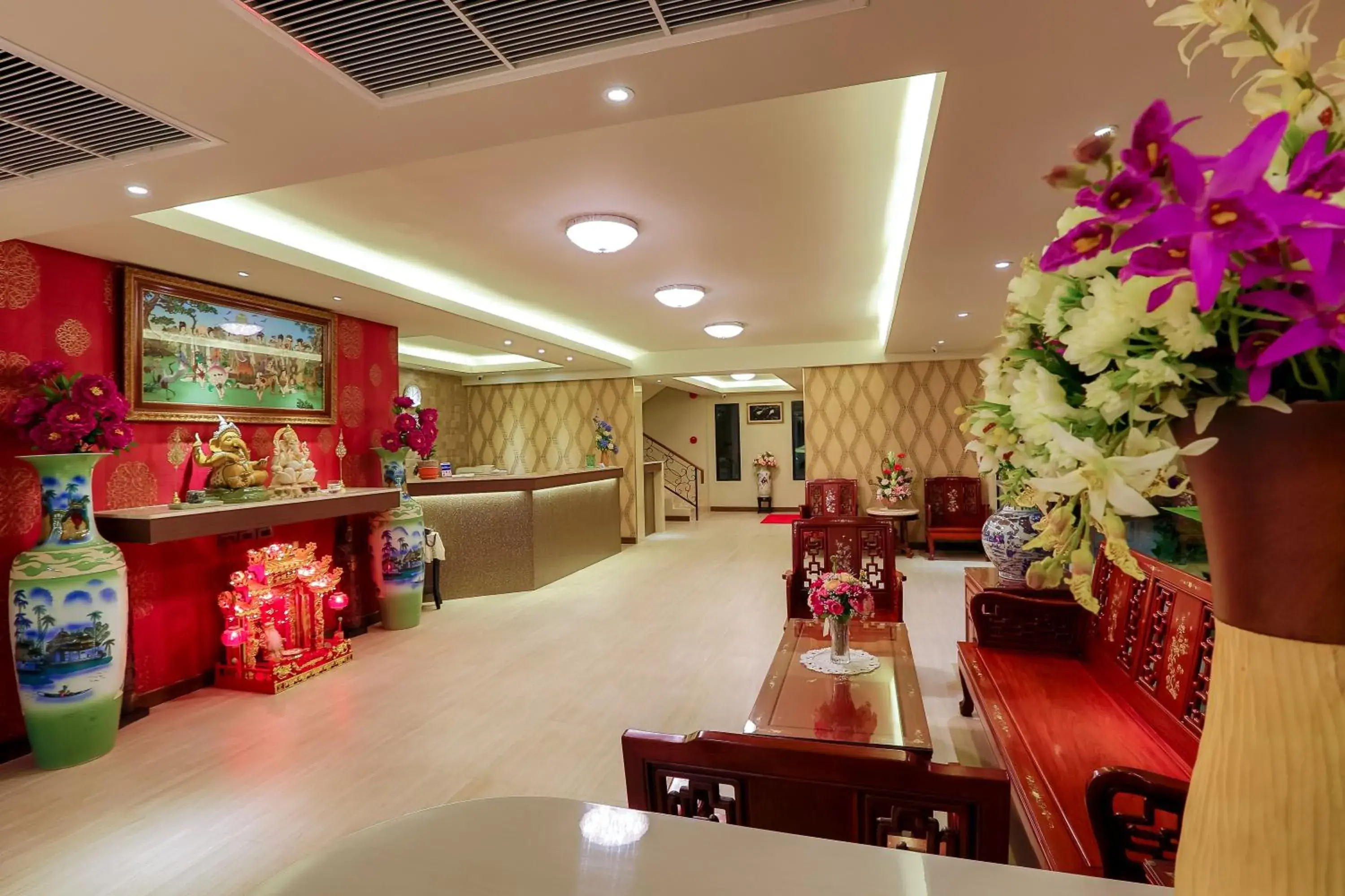 Lobby or reception in Rung Aroon Hotel By Le Siri Lobby or reception in Rung Aroon Hotel By Le Siri