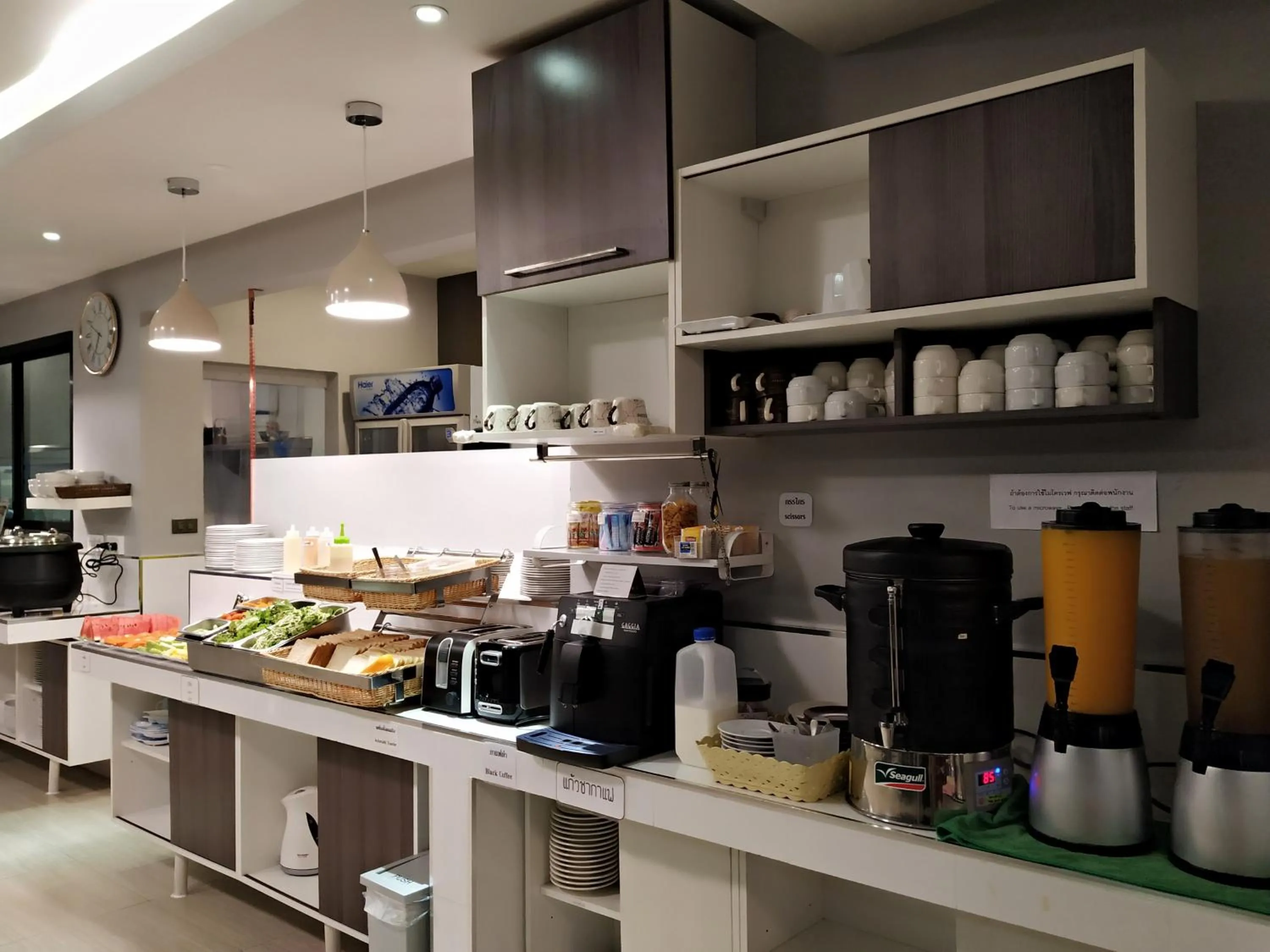 Breakfast in Rung Aroon Hotel By Le Siri