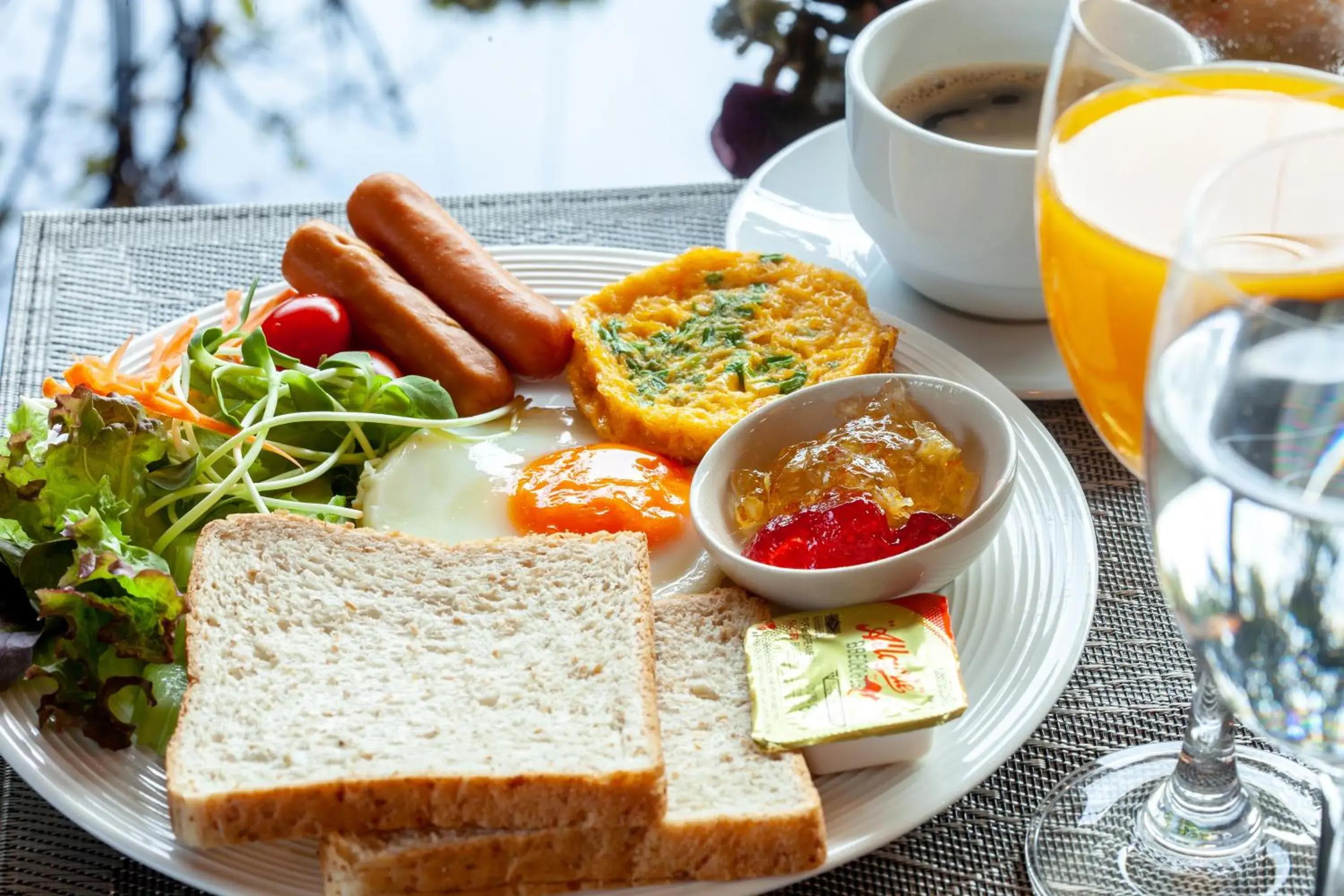 Buffet breakfast in Rung Aroon Hotel By Le Siri Buffet breakfast in Rung Aroon Hotel By Le Siri