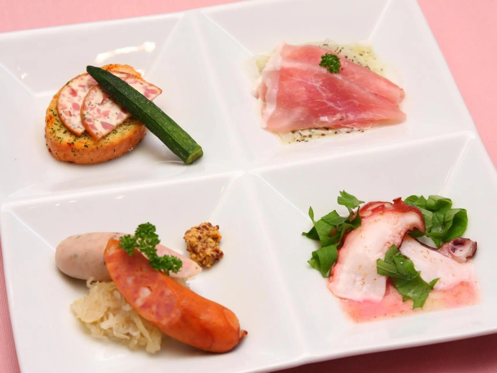 Food close-up in Pension Avenue