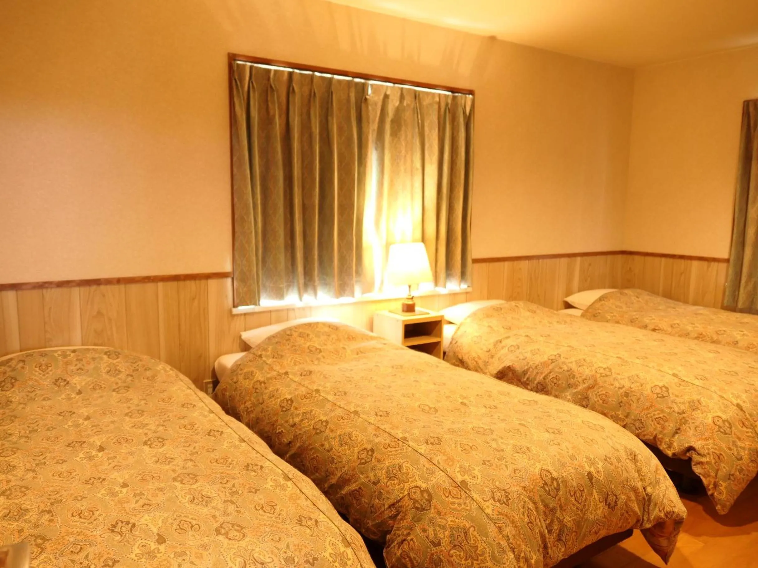 Photo of the whole room, Bed in Pension Avenue