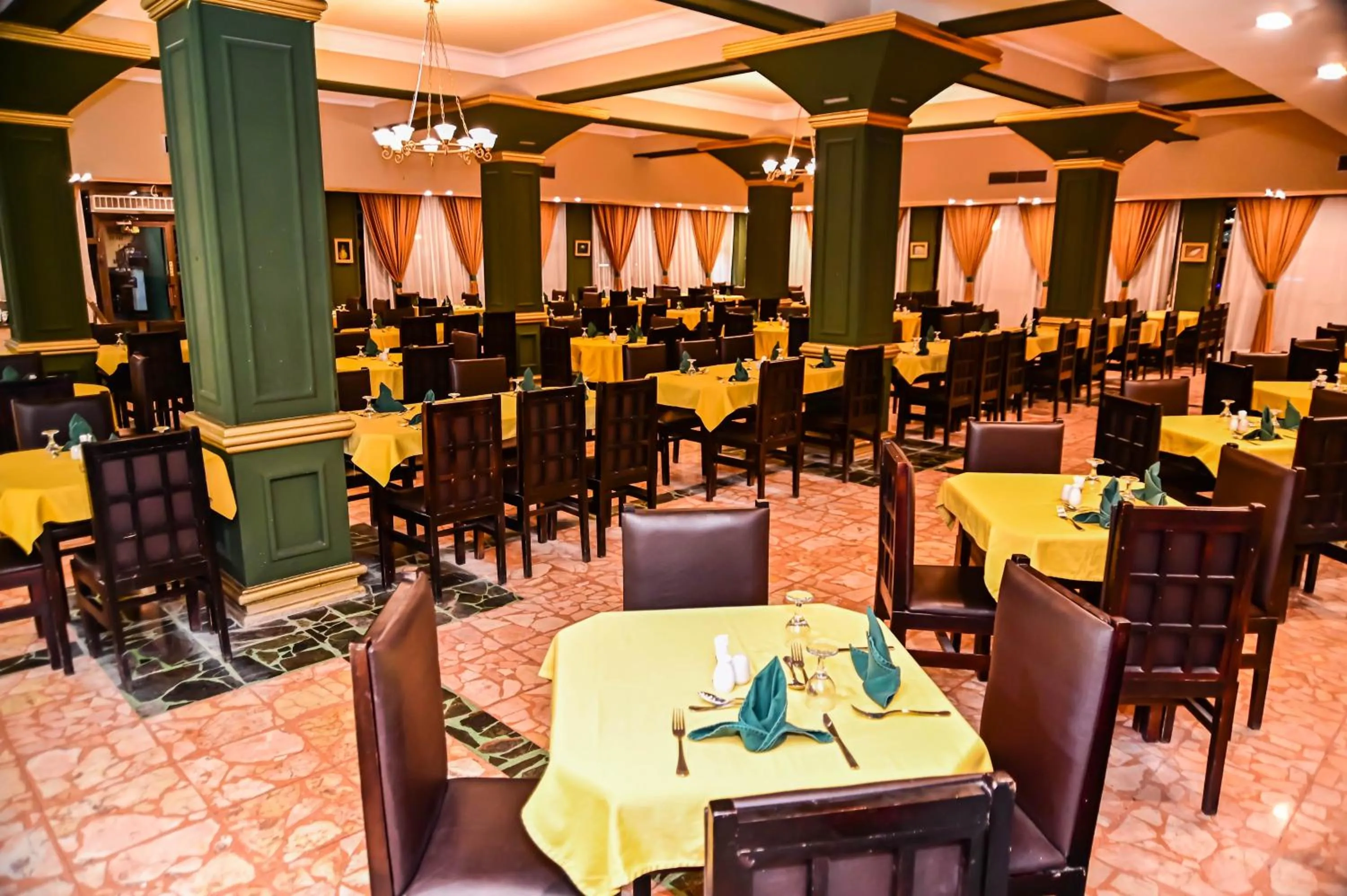 Restaurant/places to eat in Eagles Paradise Abu Soma Resort