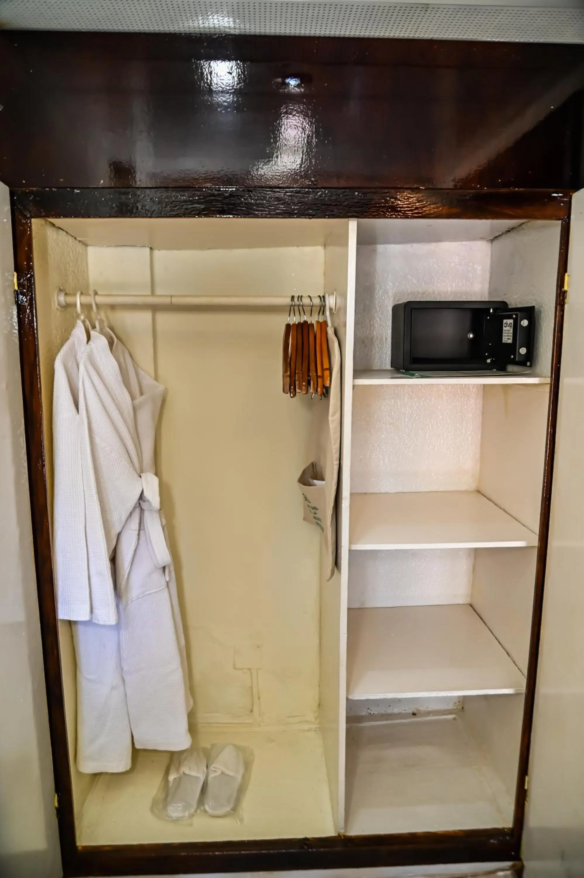 wardrobe in Eagles Paradise Abu Soma Resort