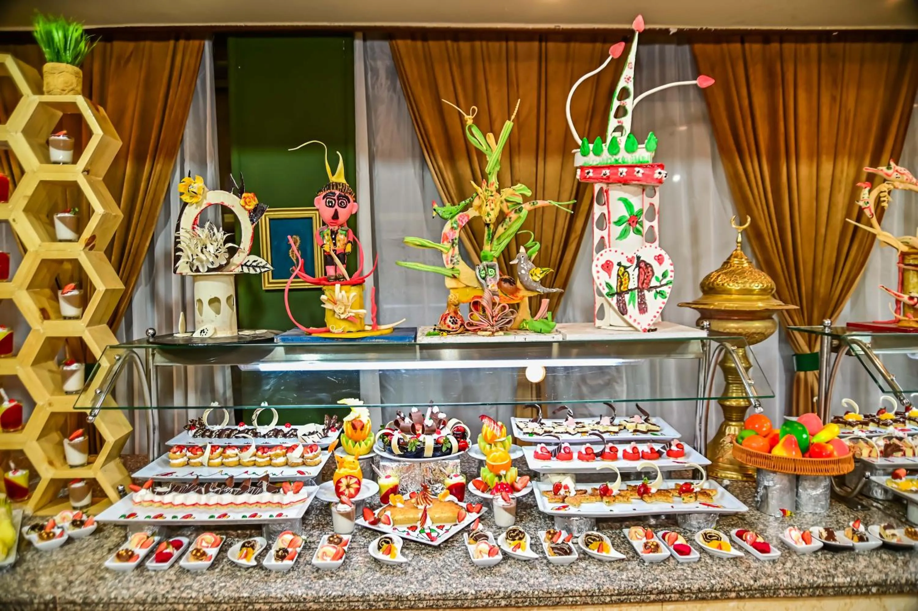 Food in Eagles Paradise Abu Soma Resort