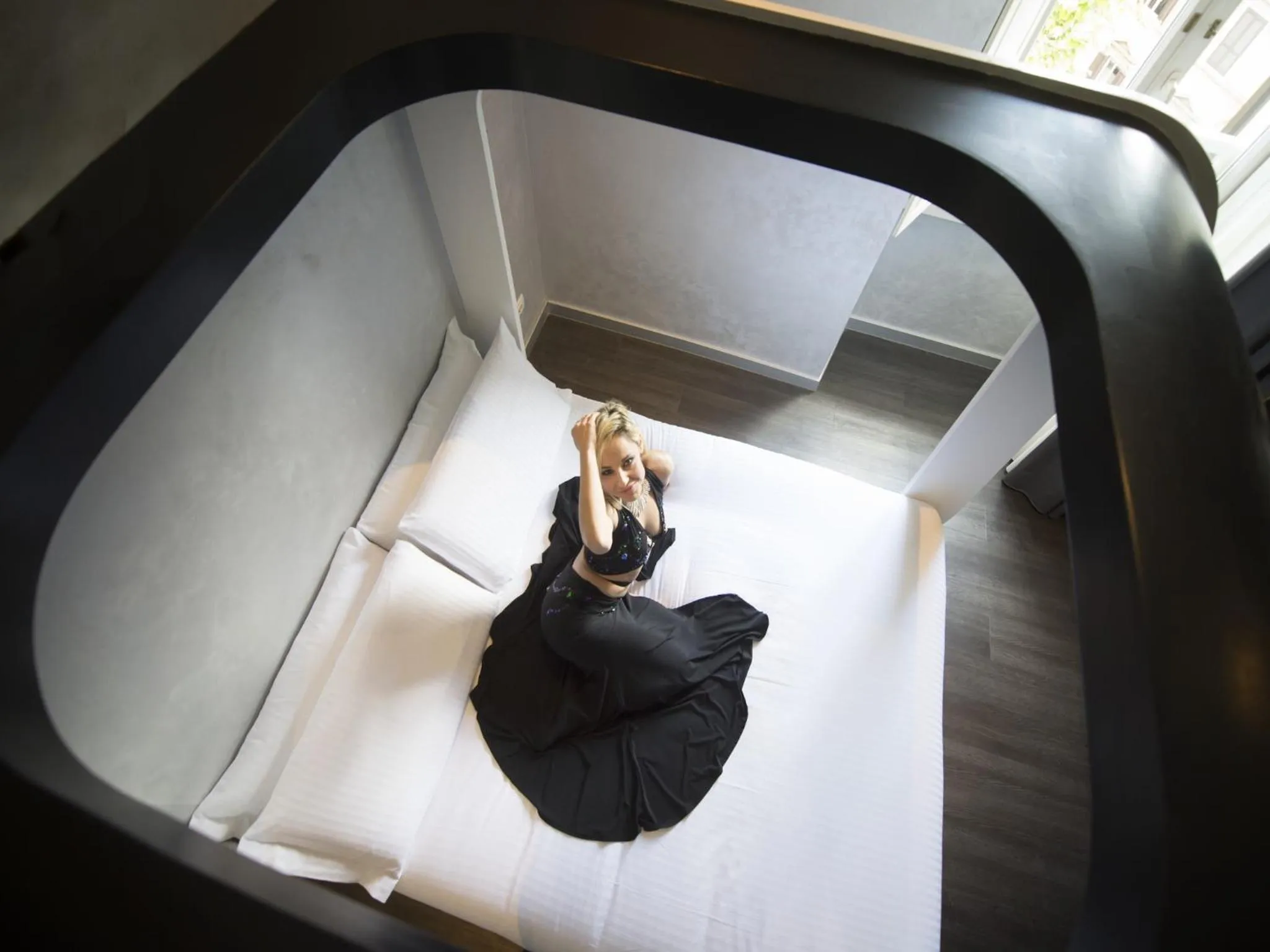 Photo of the whole room in iRooms Central Station