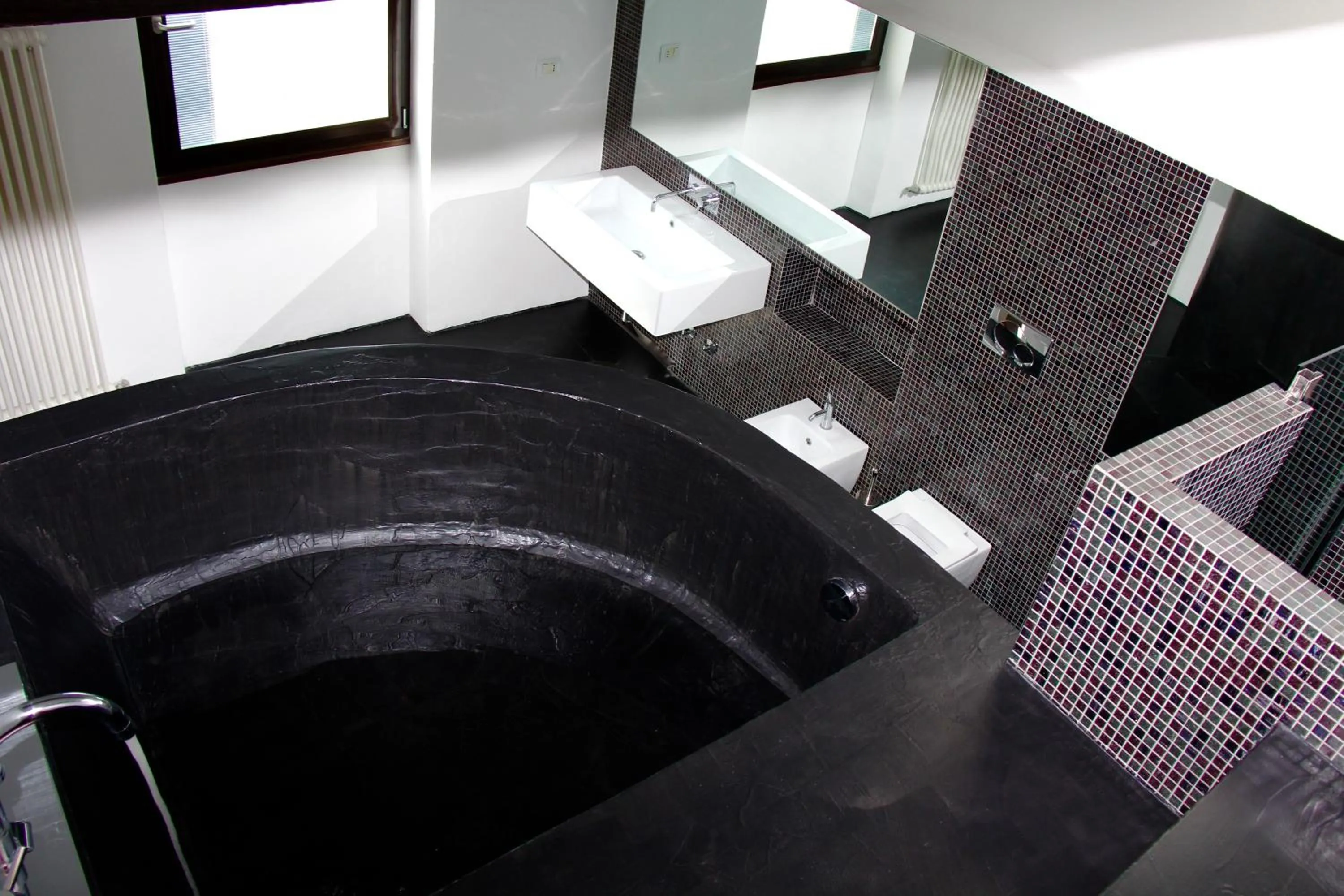 Bathroom in iRooms Central Station