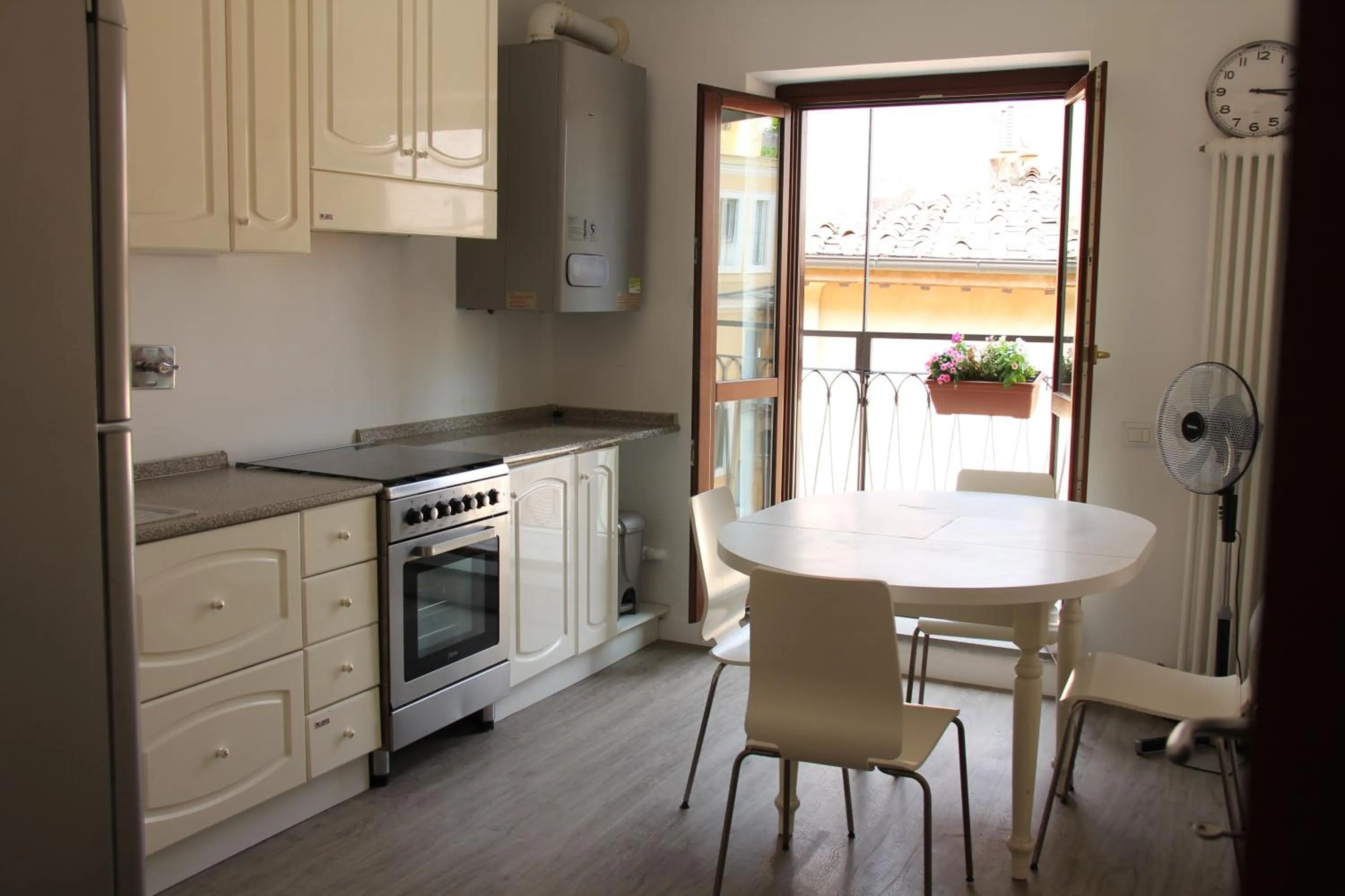 Kitchen or kitchenette in iRooms Central Station