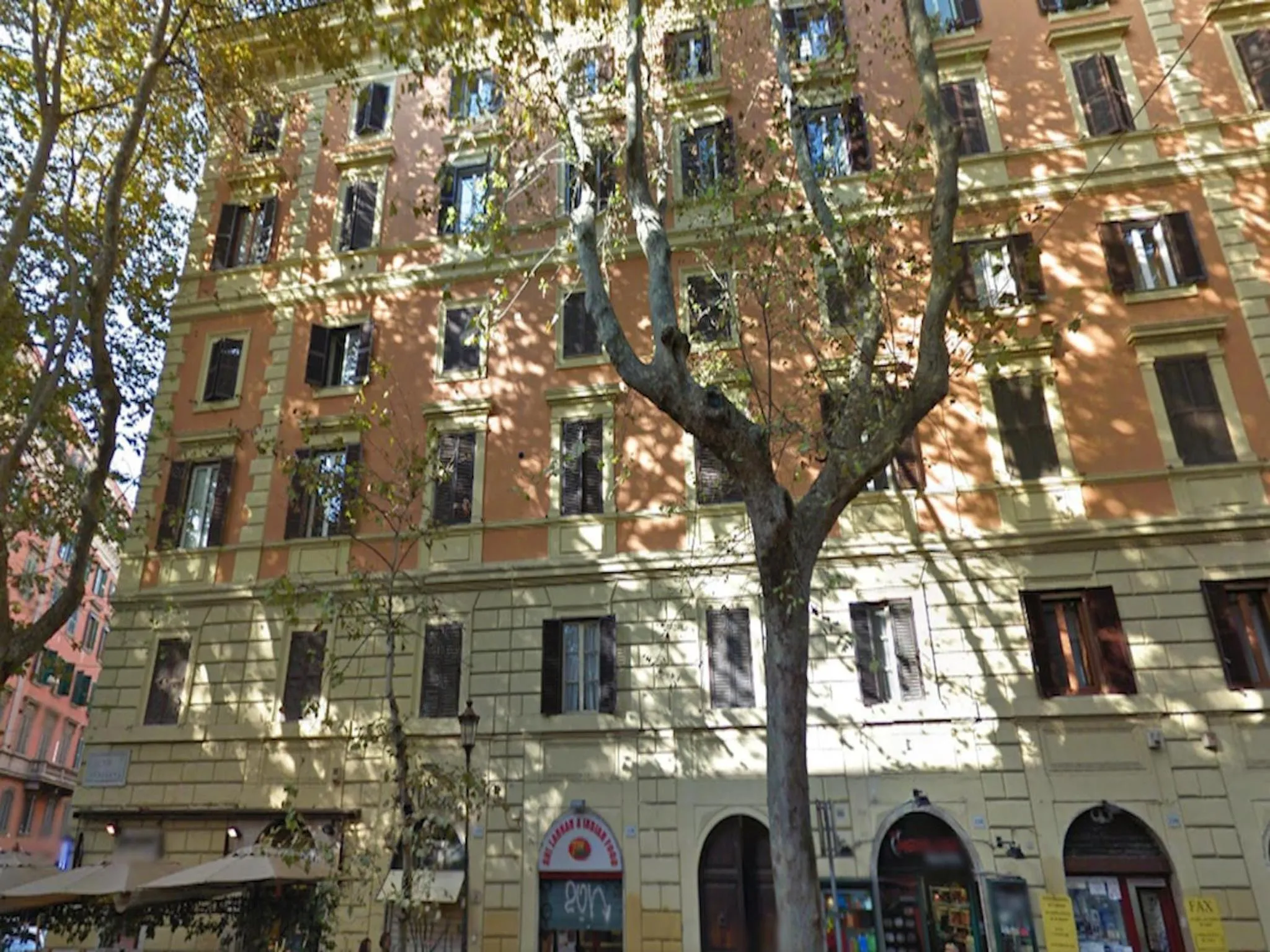 Facade/entrance in iRooms Central Station