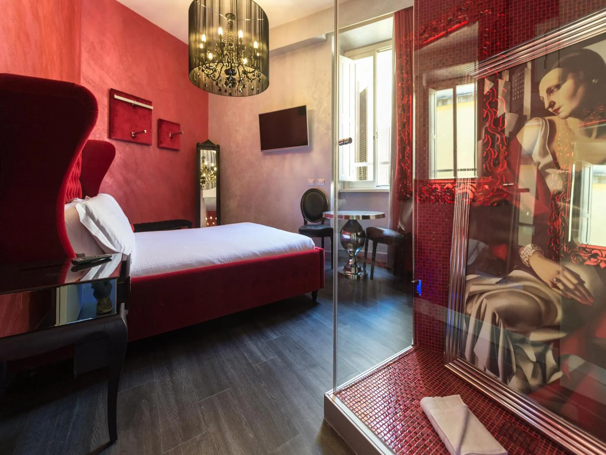 Photo of the whole room, Bed in iRooms Central Station