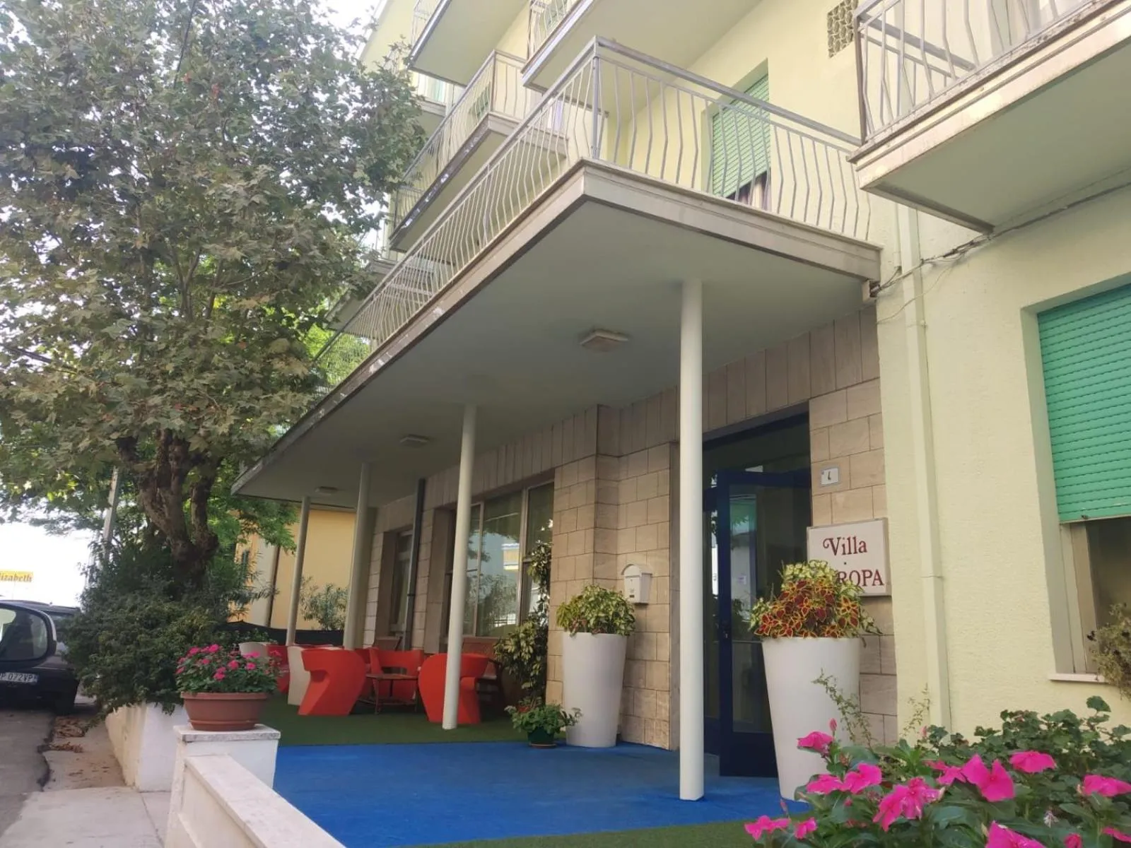Property building in Hotel Villa Europa