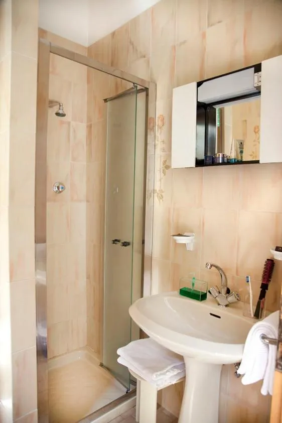 Bathroom in Hotel Villa Europa