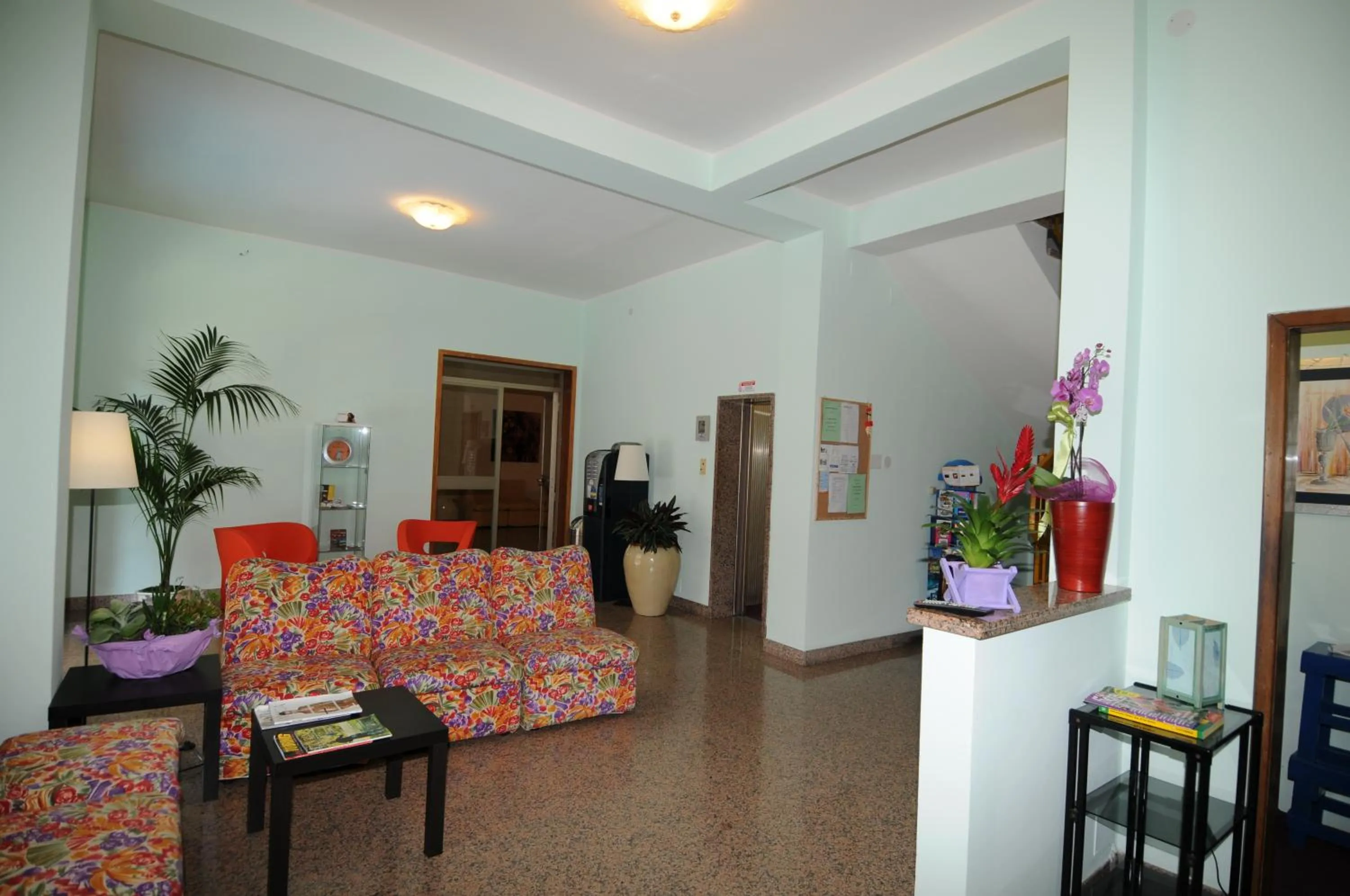 Communal lounge/ TV room in Hotel Villa Europa