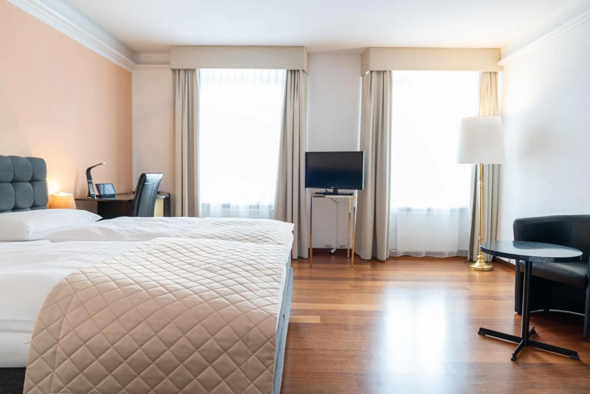 Photo of the whole room, Bed in Hotel Europe