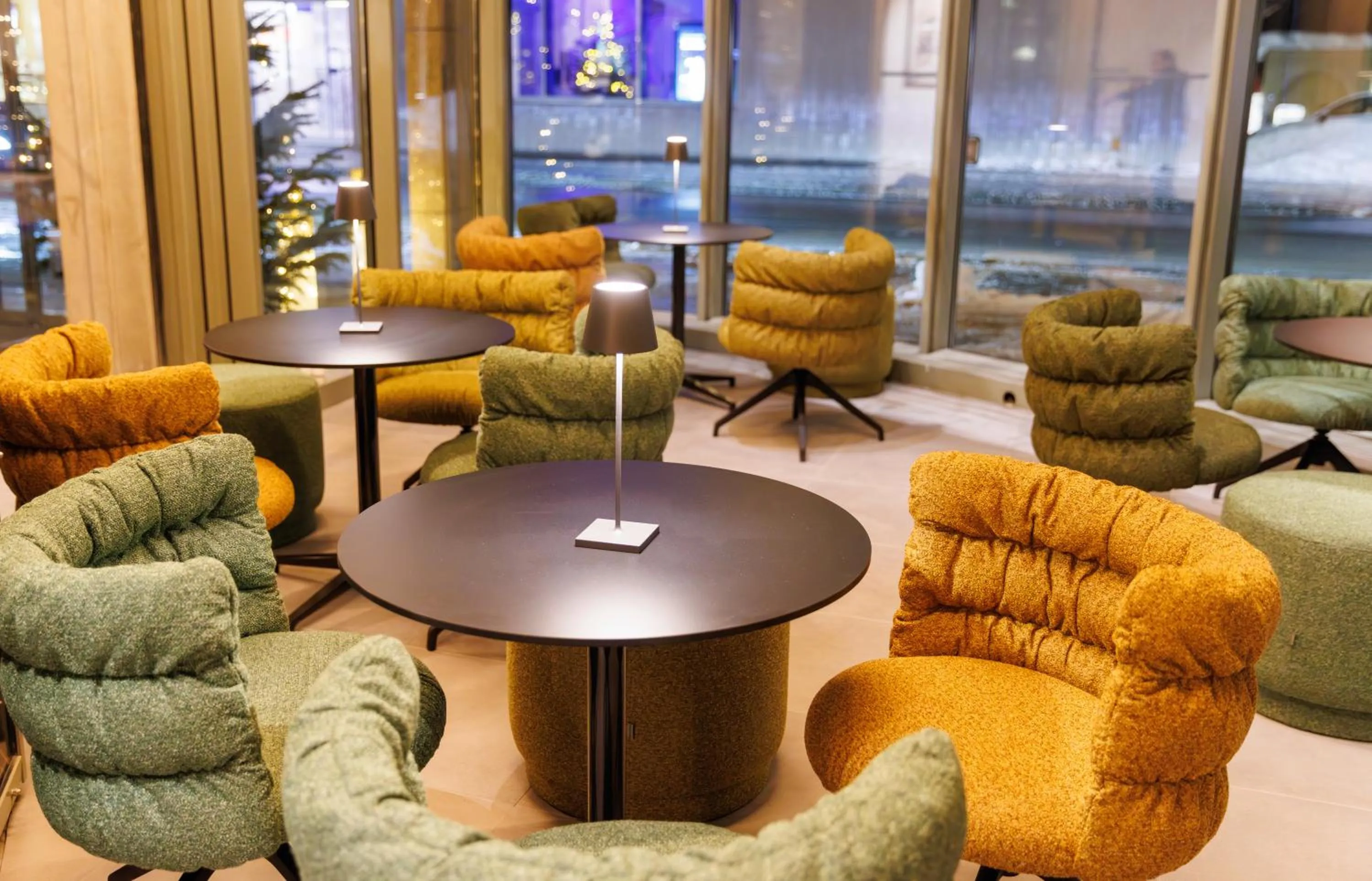 Restaurant/places to eat in Hotel Europe