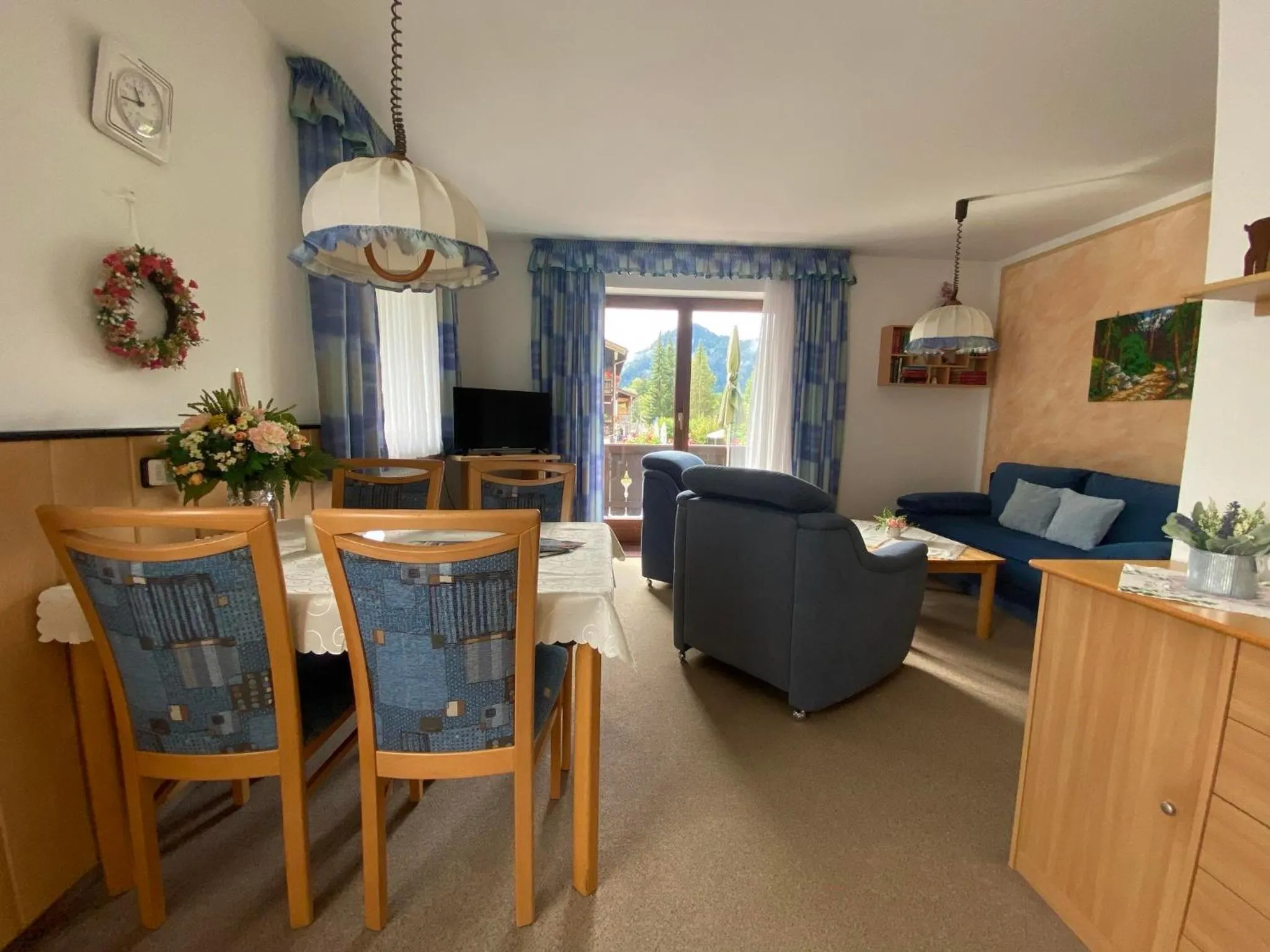 Living room in Hardi's Hotel