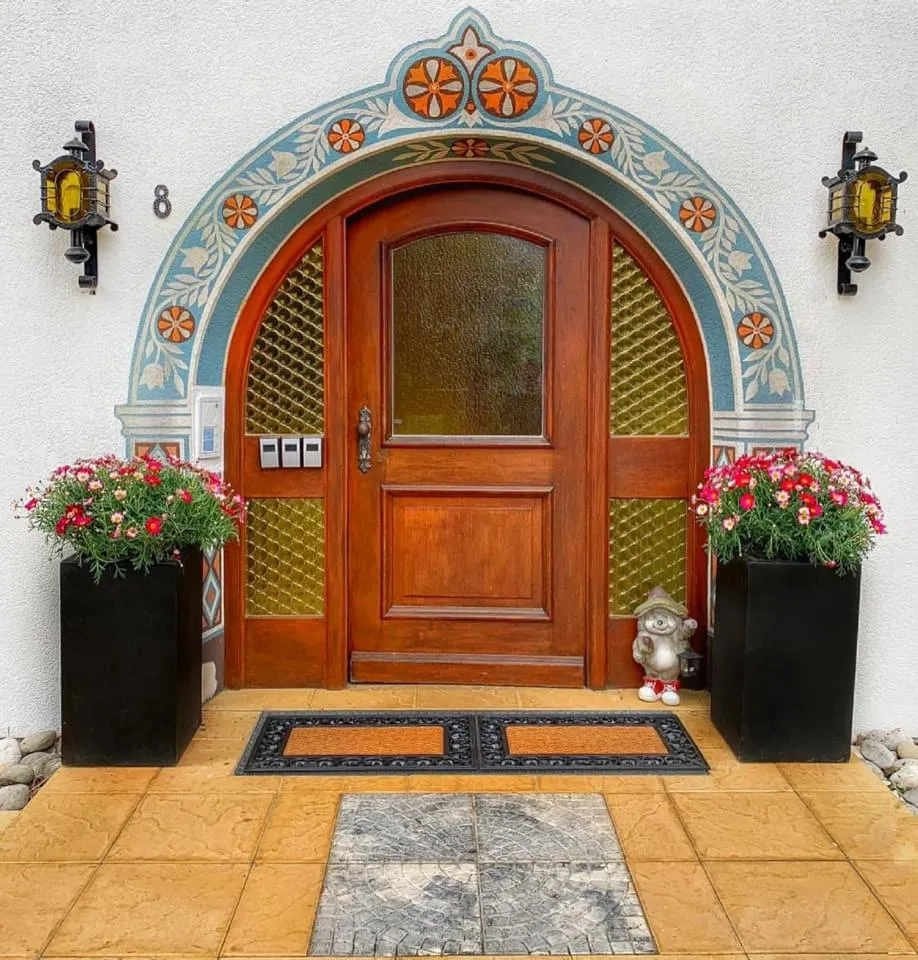Facade/entrance in Hardi's Hotel