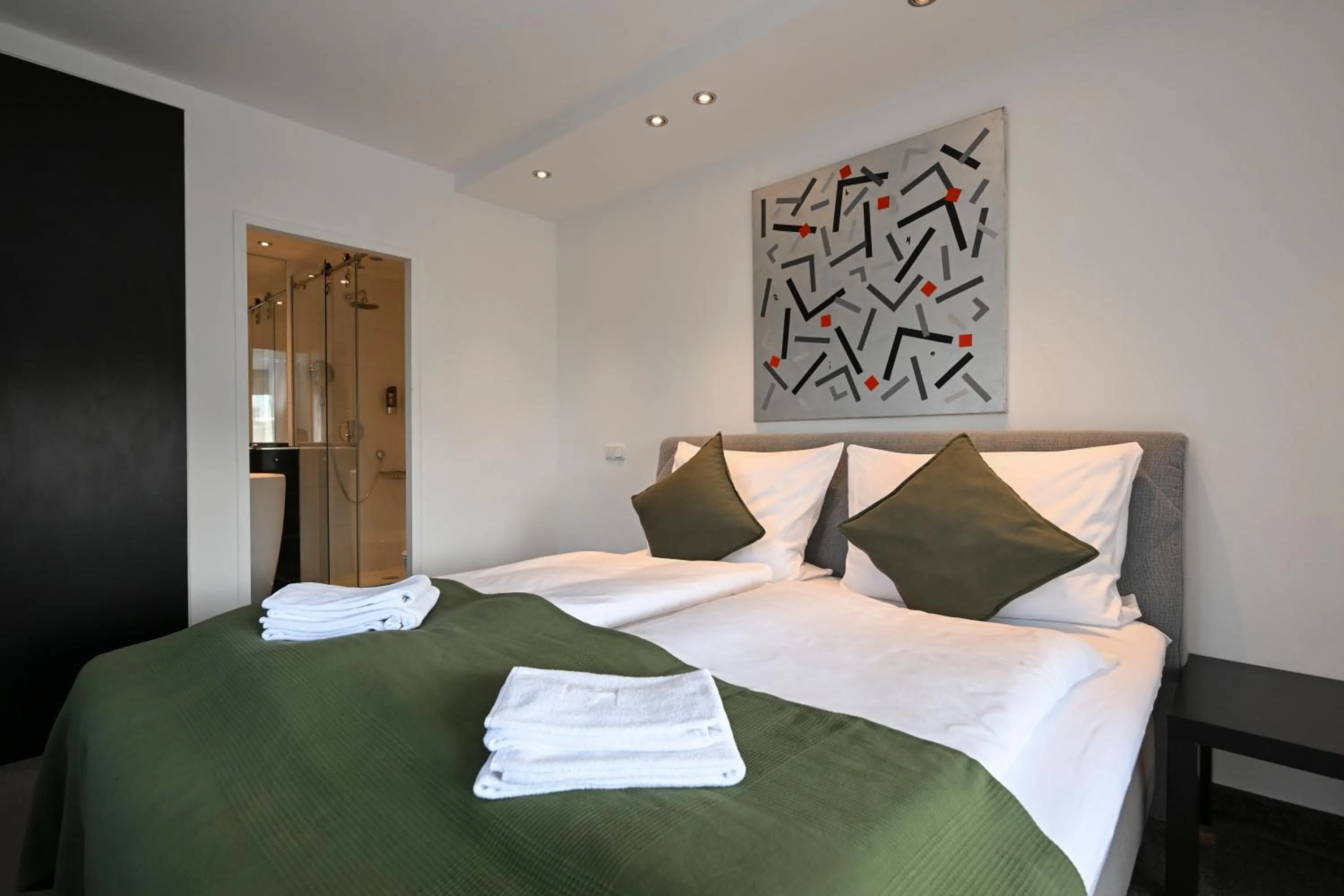 Photo of the whole room, Bed in Hardi's Hotel