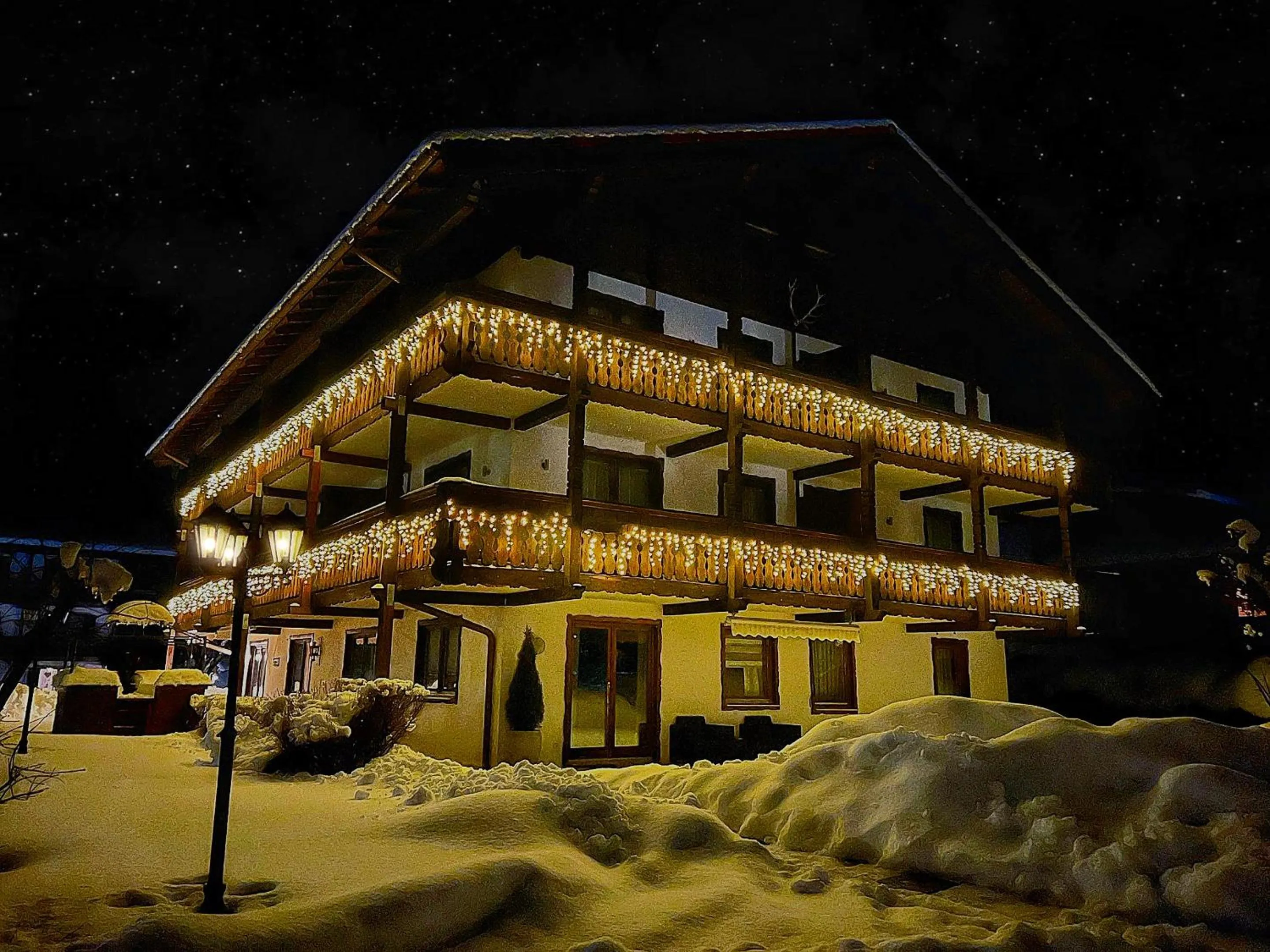 Property building in Hardi's Hotel