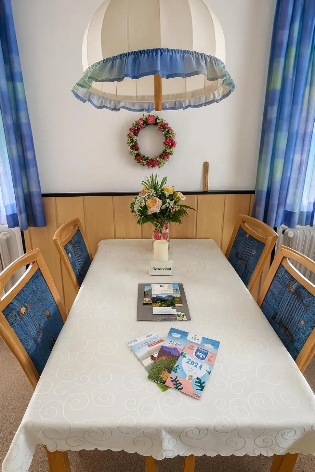Dining area in Hardi's Hotel