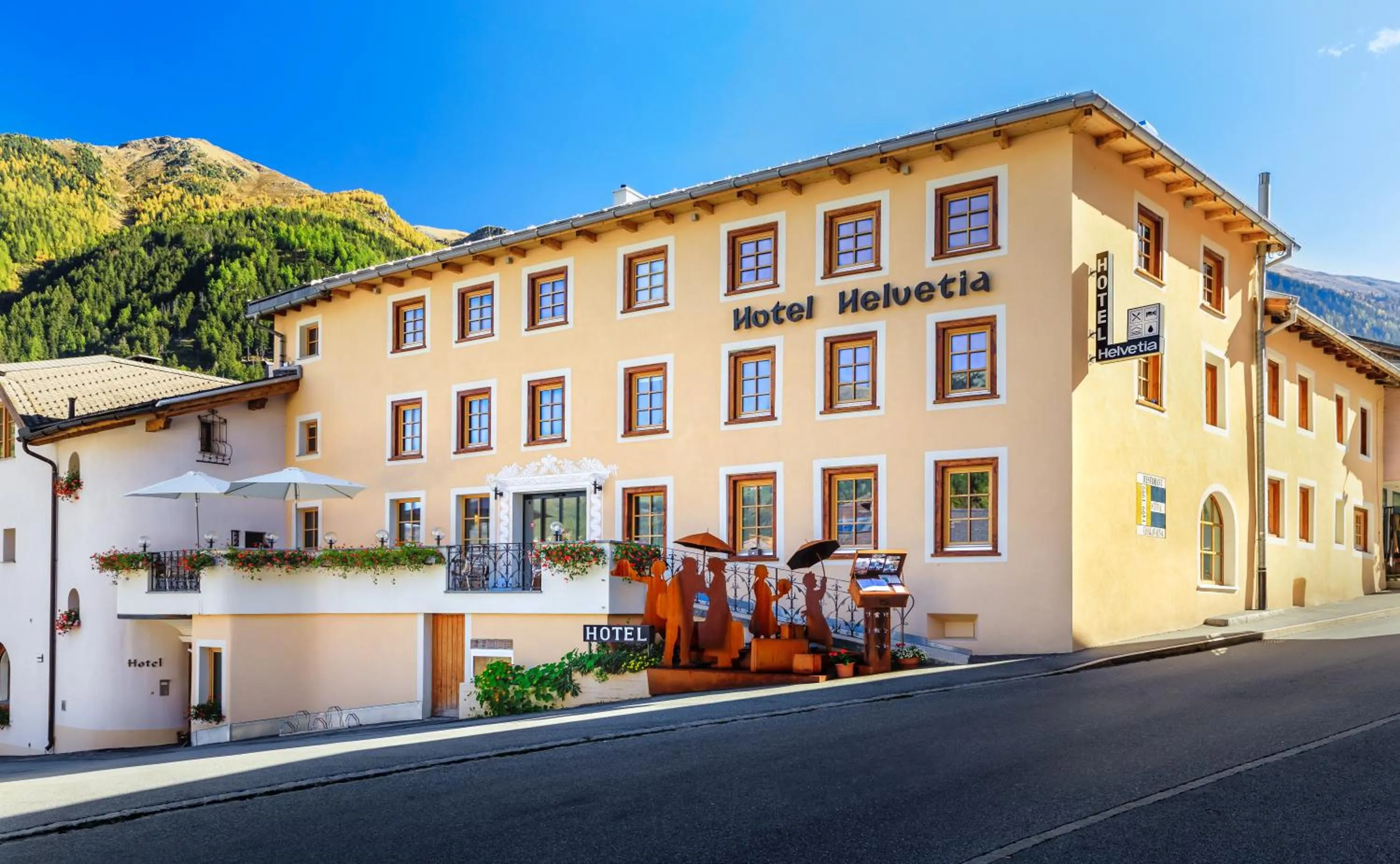 Facade/entrance in Hotel Helvetia