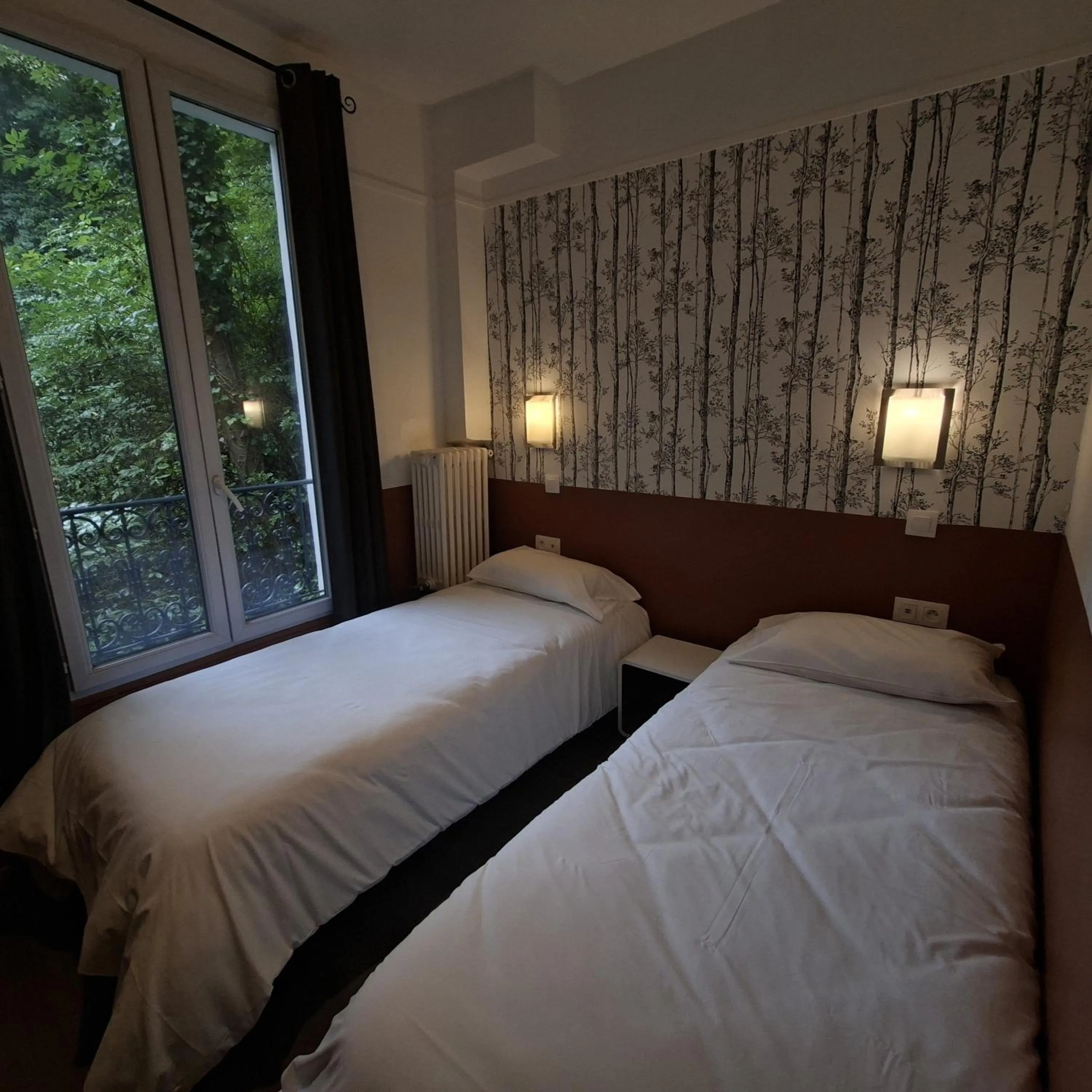 Photo of the whole room, Bed in Caulaincourt Montmartre by Hiphophostels