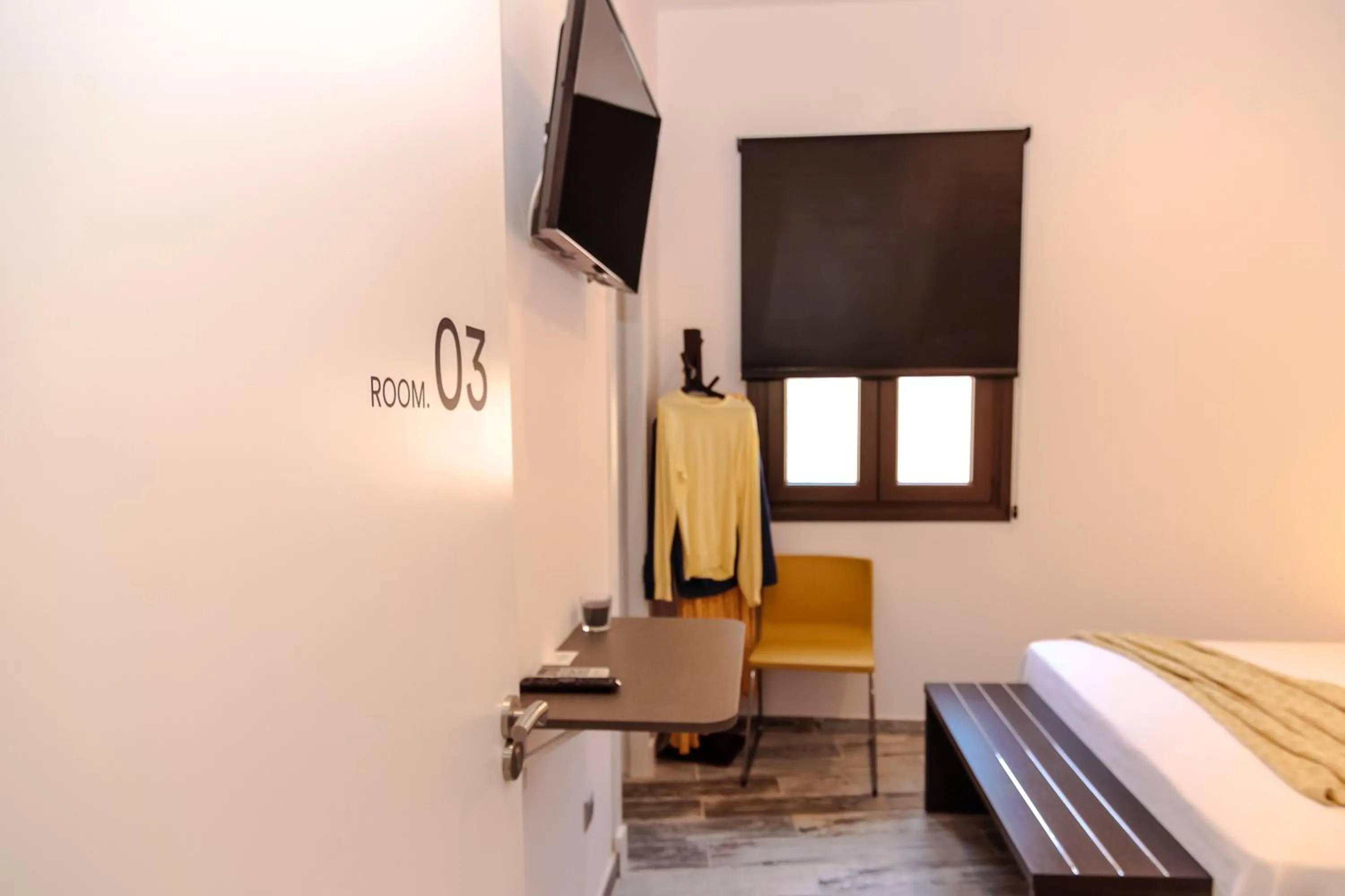 Bedroom, Bed in The 8 Rooms House