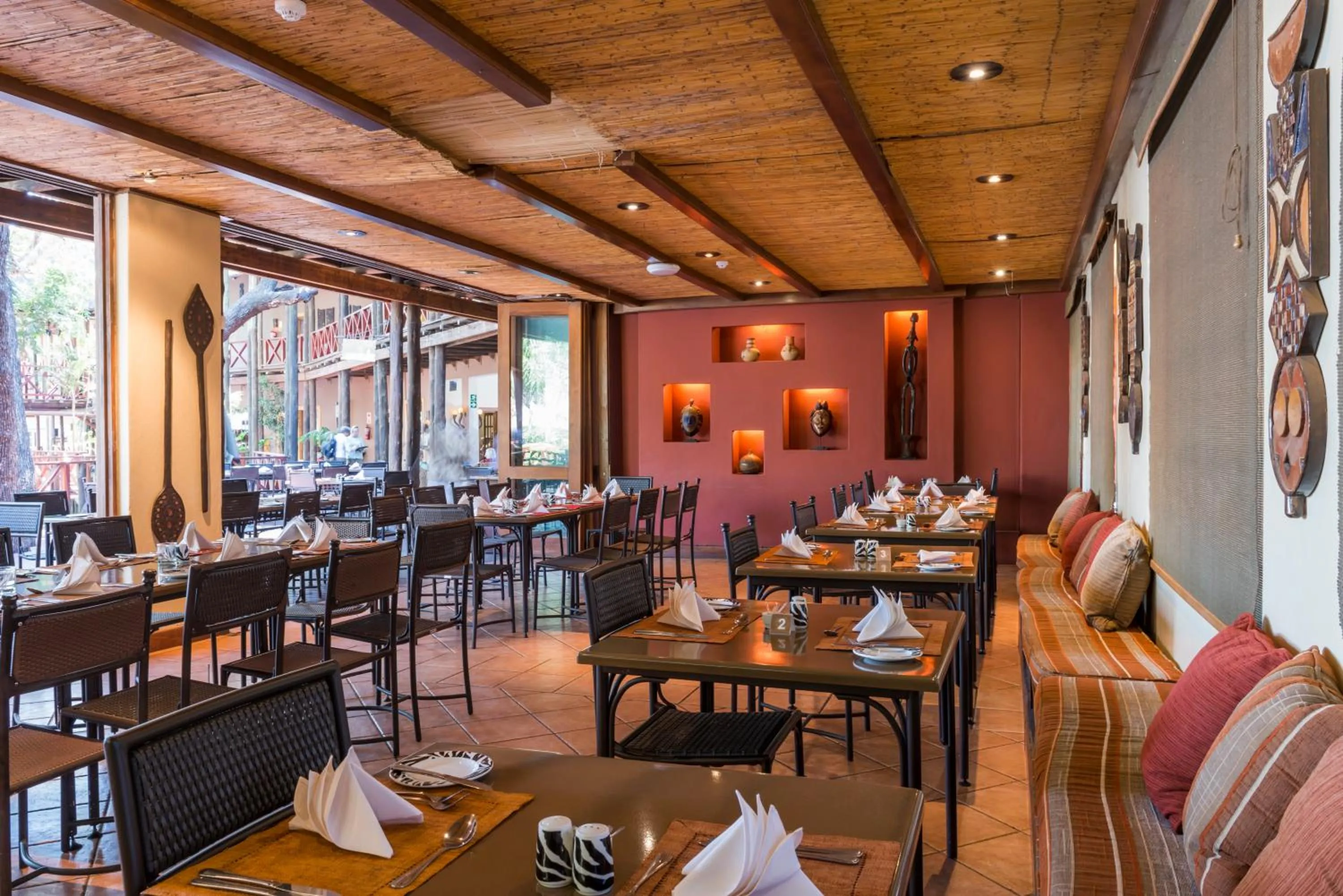 Restaurant/places to eat in Chobe Marina Lodge