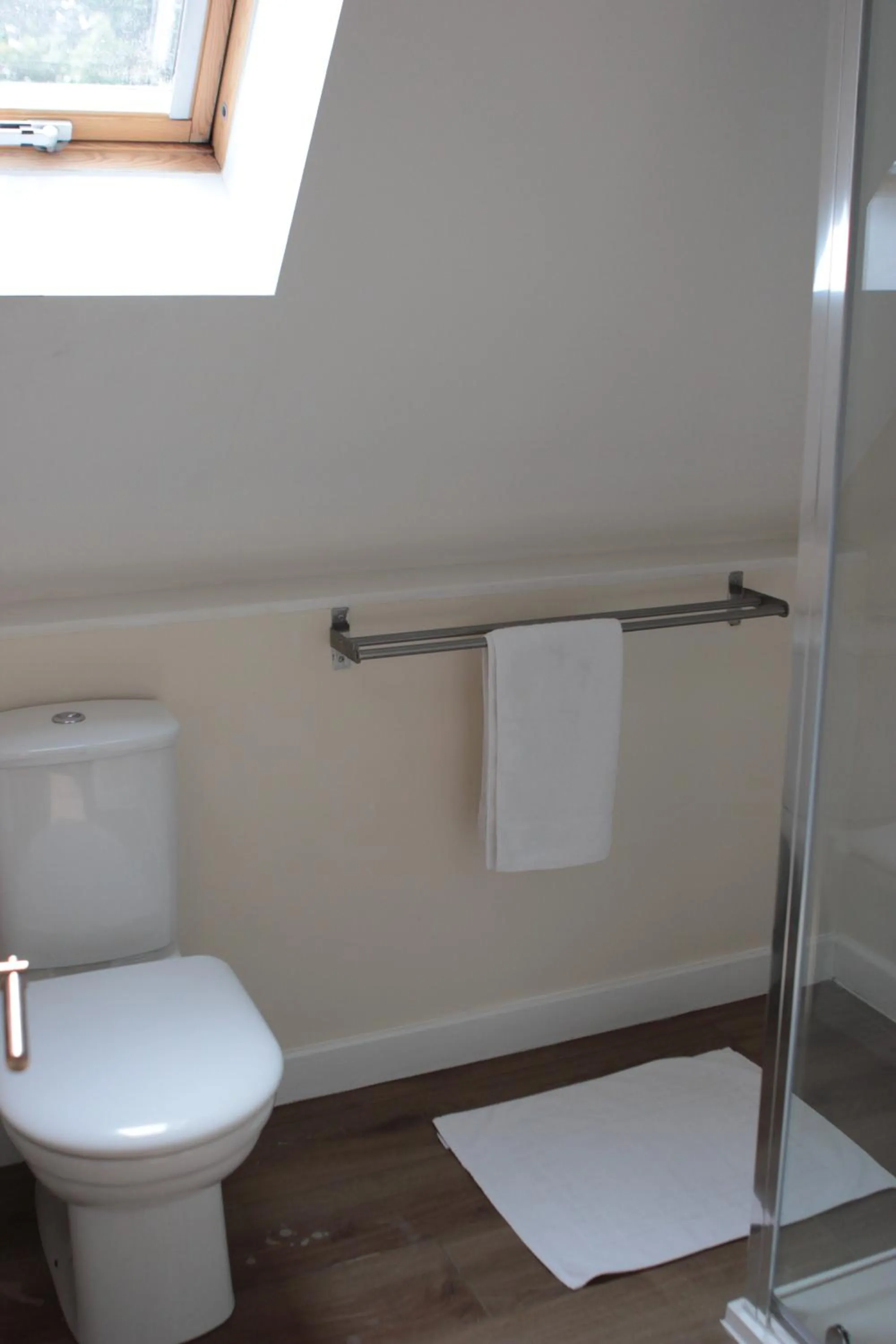 Bathroom in Watercress Lodges & Campsite