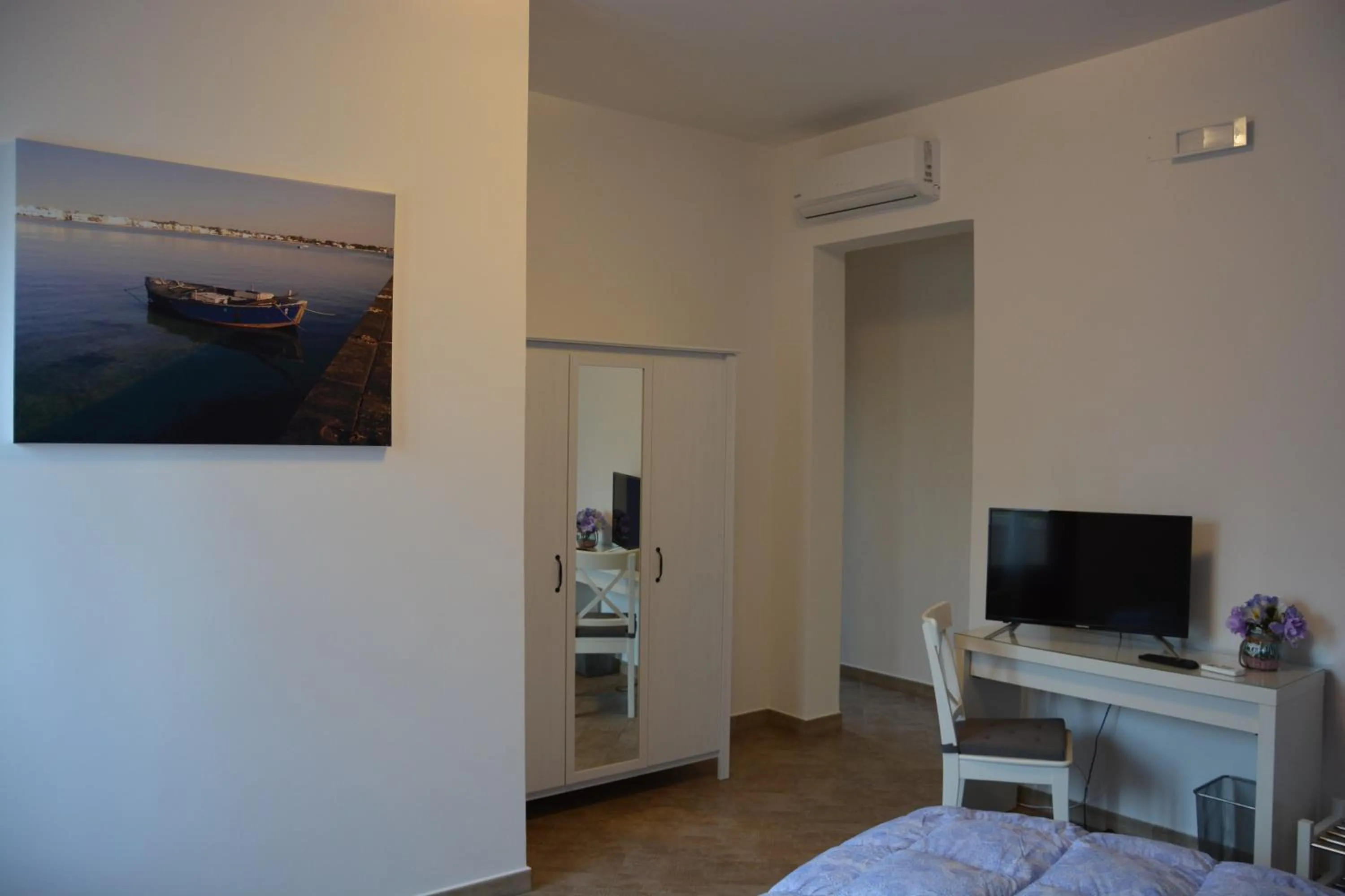 Photo of the whole room, Bed in Colori Del Salento