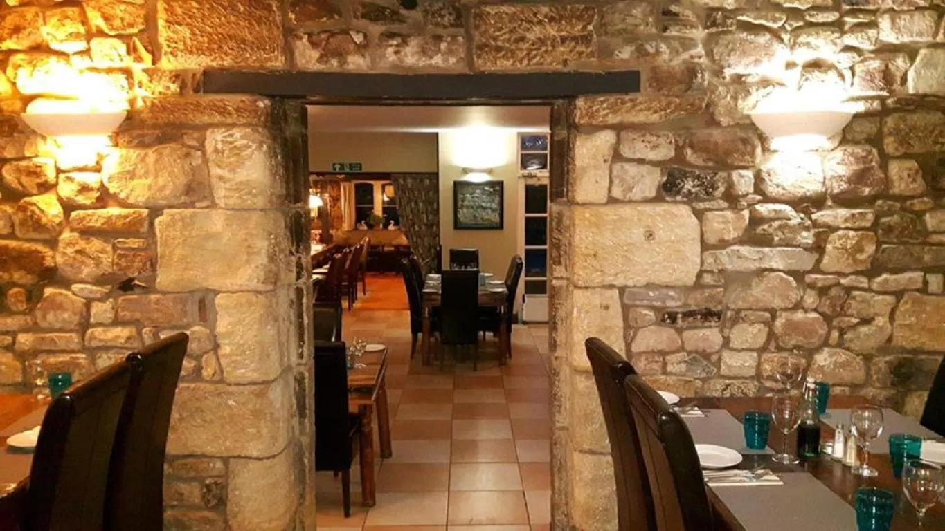 Restaurant/places to eat in White Swan Inn
