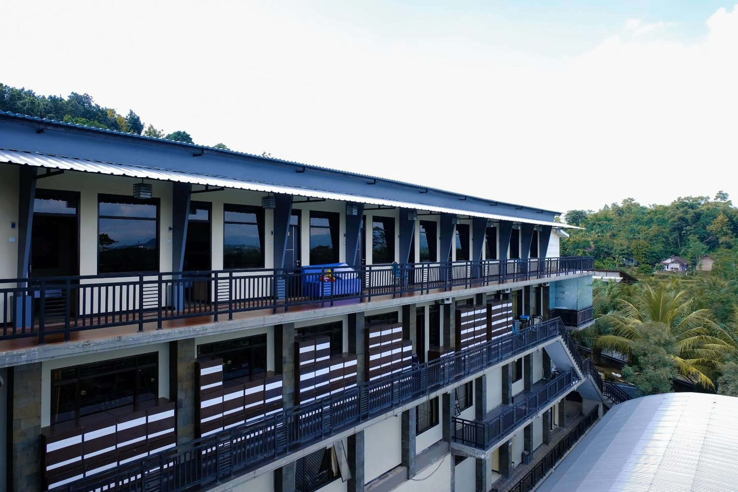 Facade/entrance in Capital O 887 Green Hill Hotel And Convention Center