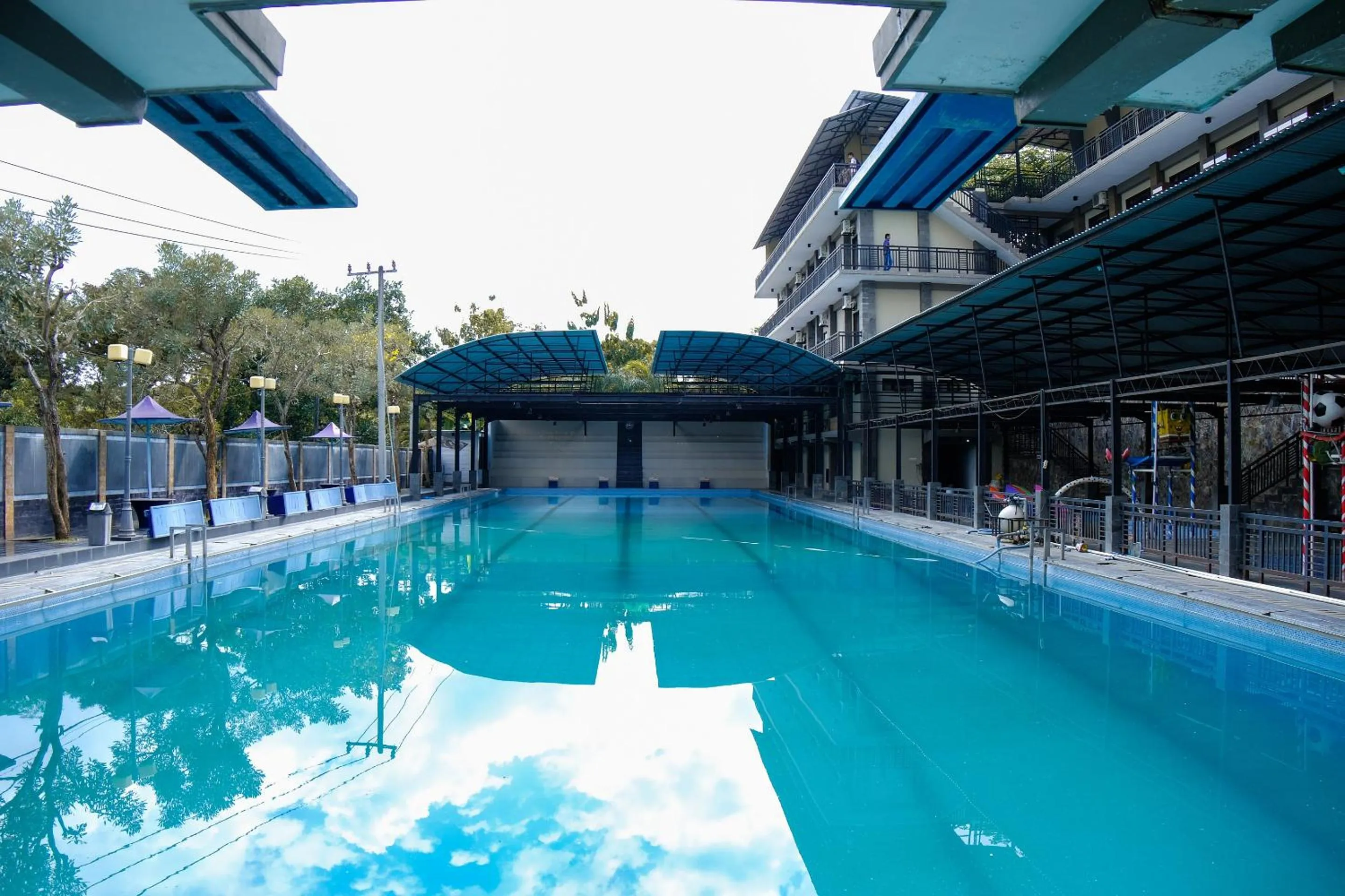 Facade/entrance in Capital O 887 Green Hill Hotel And Convention Center